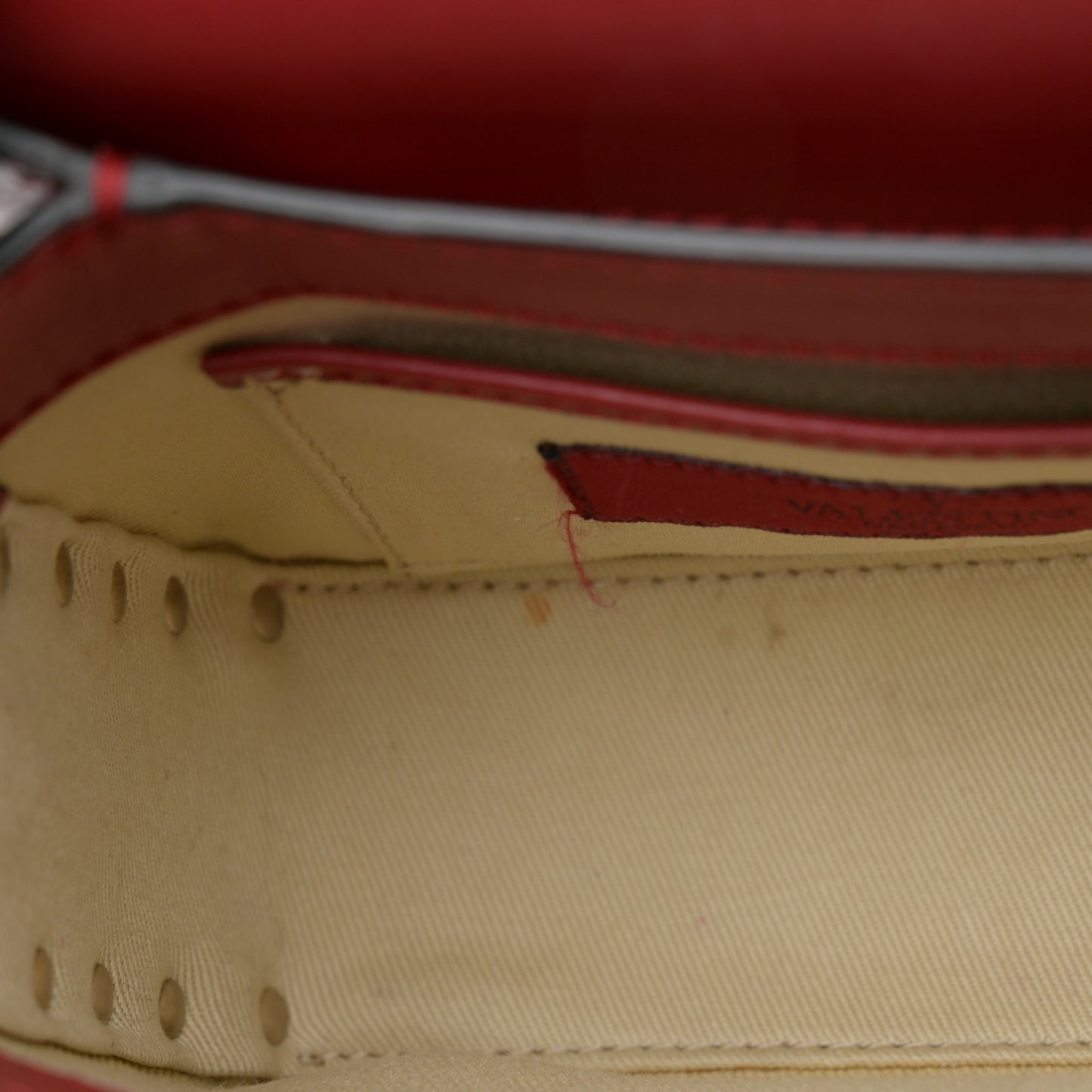 Vitello Small Rockstud Flap Saddle Bag Red