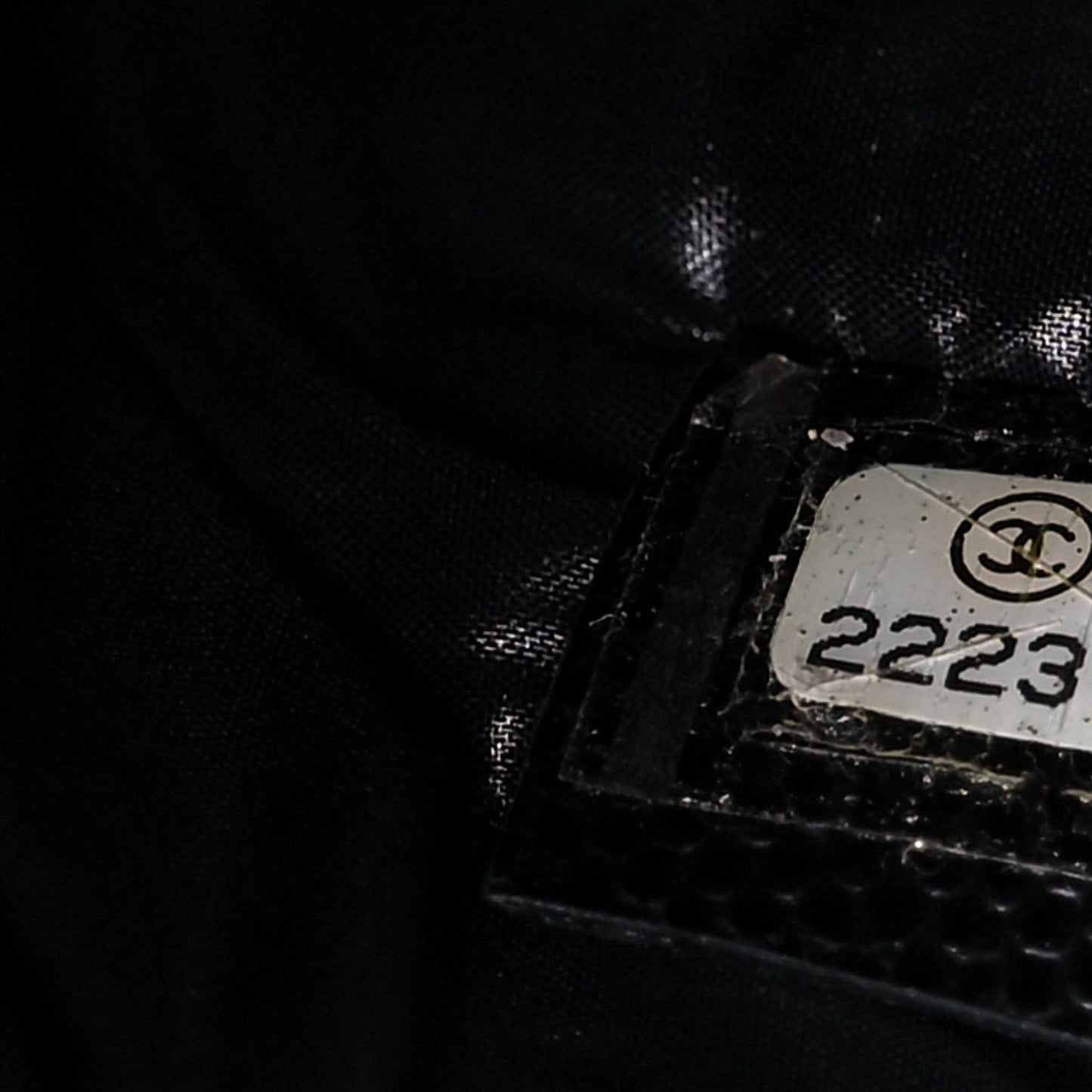 Caviar Chevron Quilted Medium Cosmetic Case Black