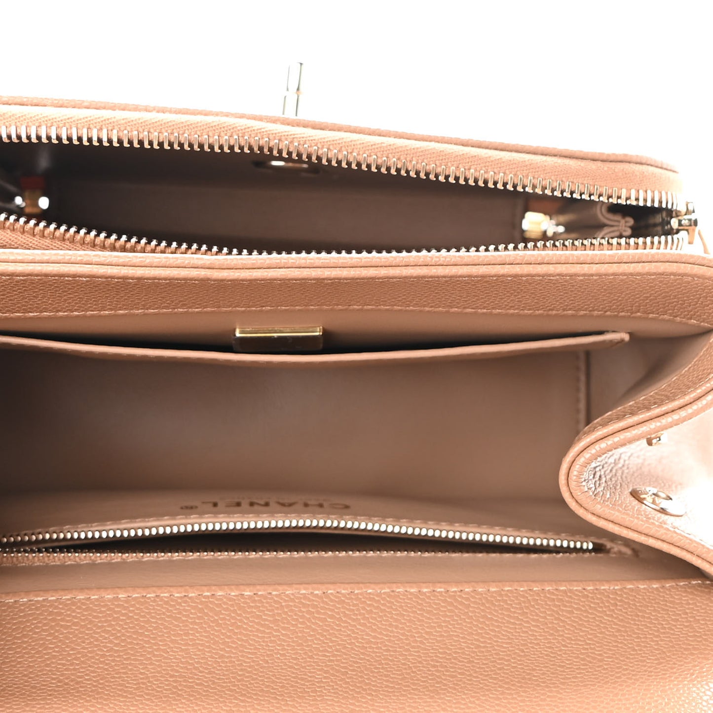 Caviar Quilted Medium Business Affinity Flap Beige
