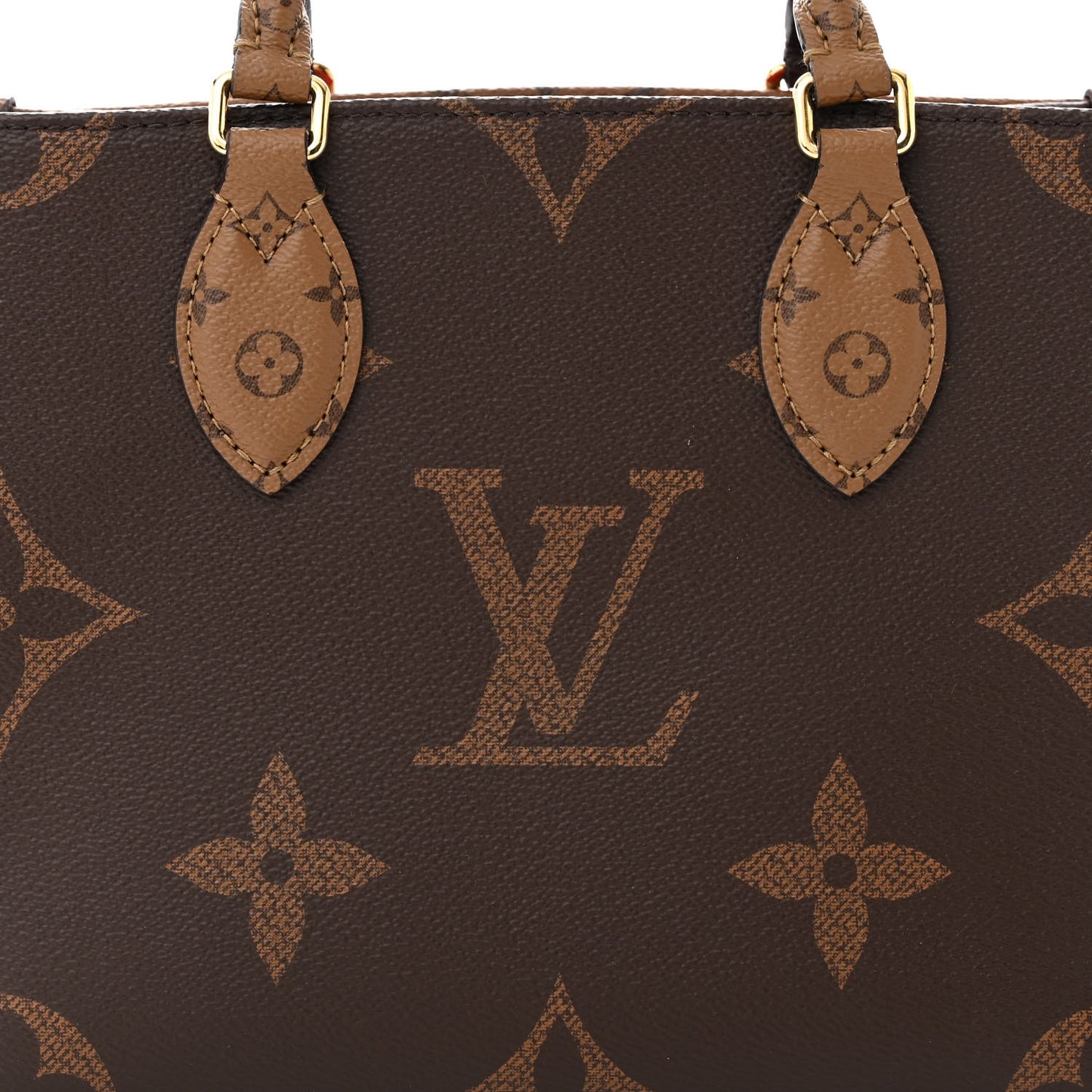 Reverse Monogram Giant Onthego PM