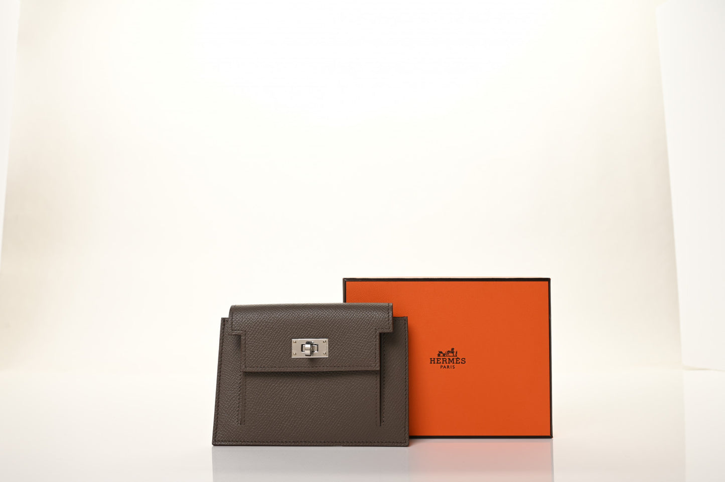 Epsom Kelly Pocket Compact Wallet Etain