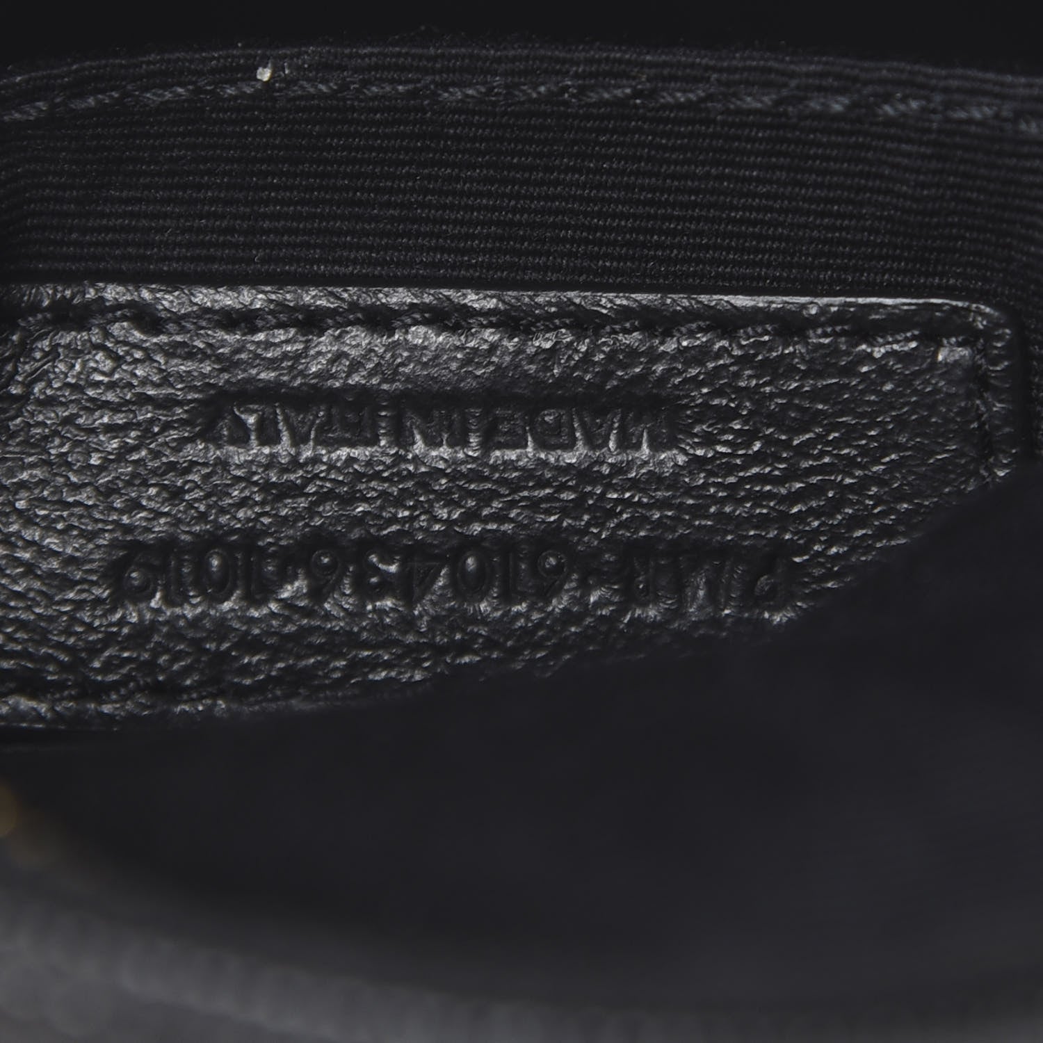 Saint Laurent Grain De Poudre Matelasse Chevron Quilted Round Vinyle Camera Bag Black 6 of 9