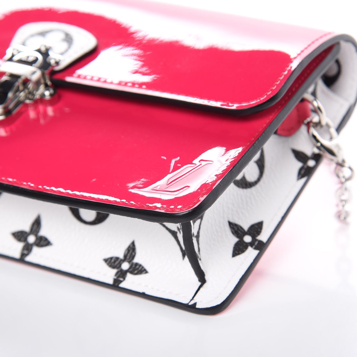 Patent Calfskin Monogram Cherrywood Chain Wallet Berlingot Pink