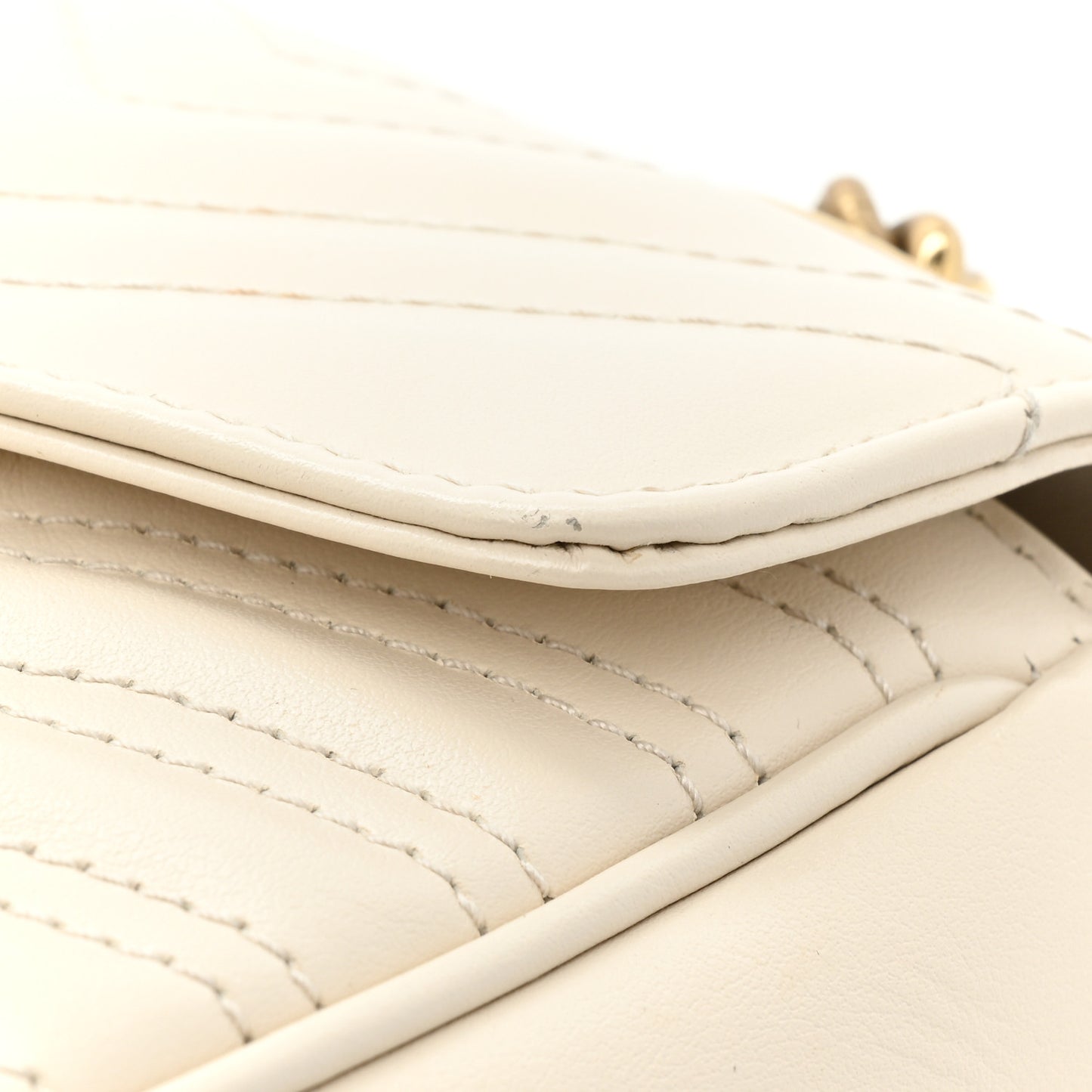 Calfskin Matelasse Small GG Marmont Shoulder Bag White