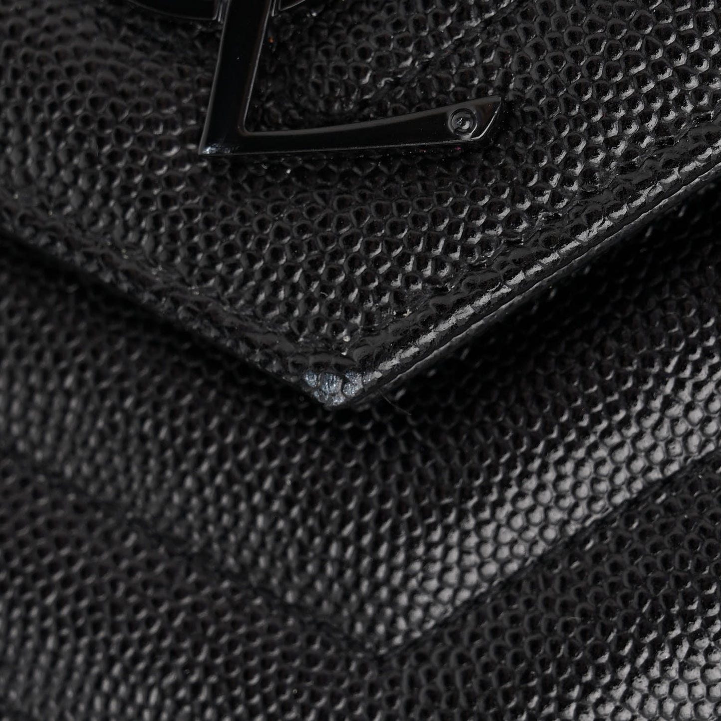Grain De Poudre Matelasse Chevron Monogram Monochrome Chain Wallet Black