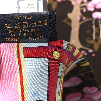 Louis Vuitton Silk Monogram 2021 Christmas Animation Japanese Garden Bandeau Marron 3 of 4