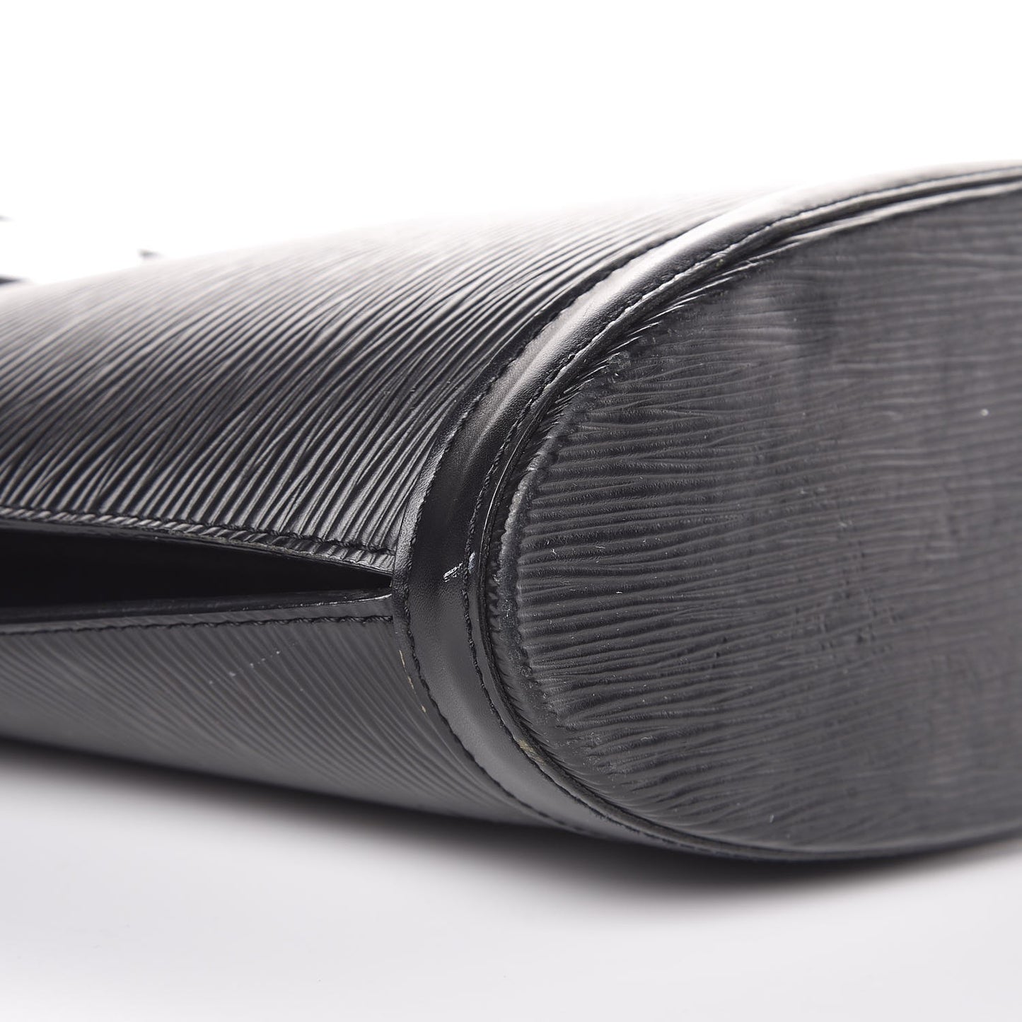 Epi Saint Jacques PM Long Straps Black