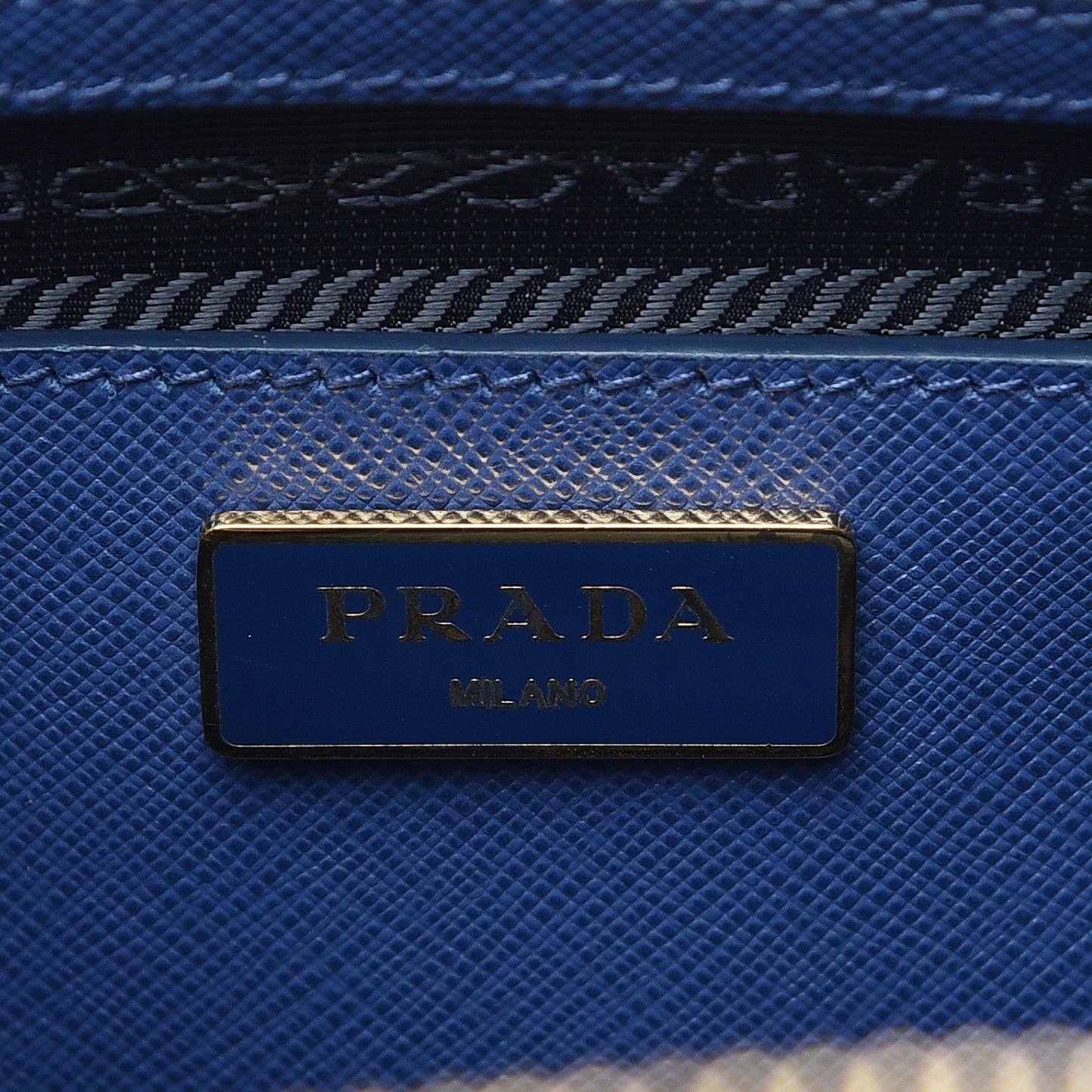 Saffiano Lux Medium Promenade Tote Bluette