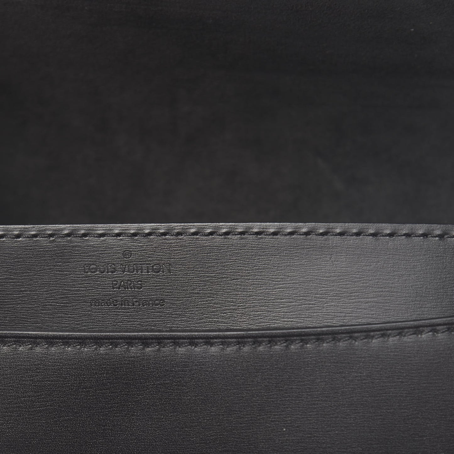 Calfskin Chain Louise GM Black