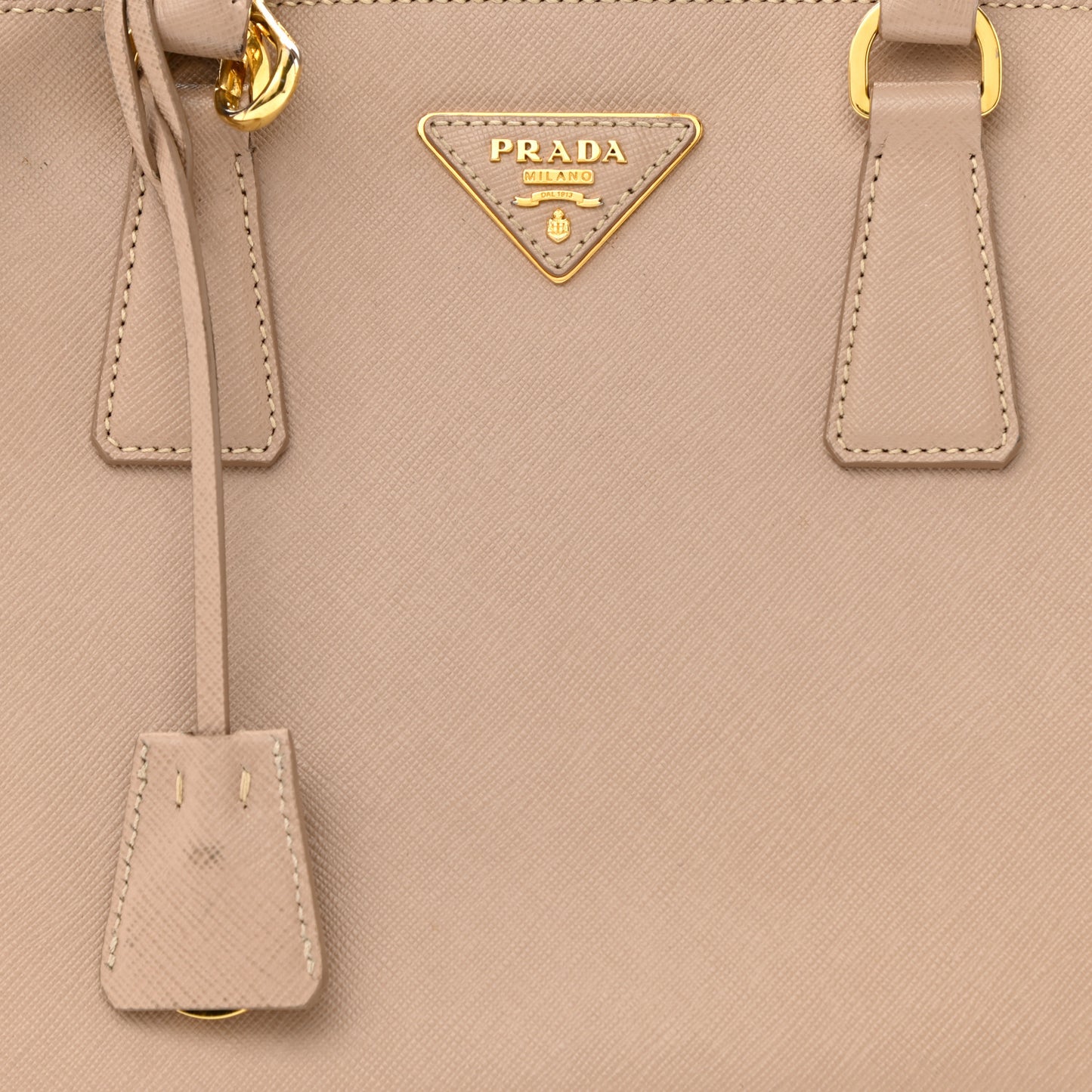Saffiano Lux Medium Promenade Tote Cammeo