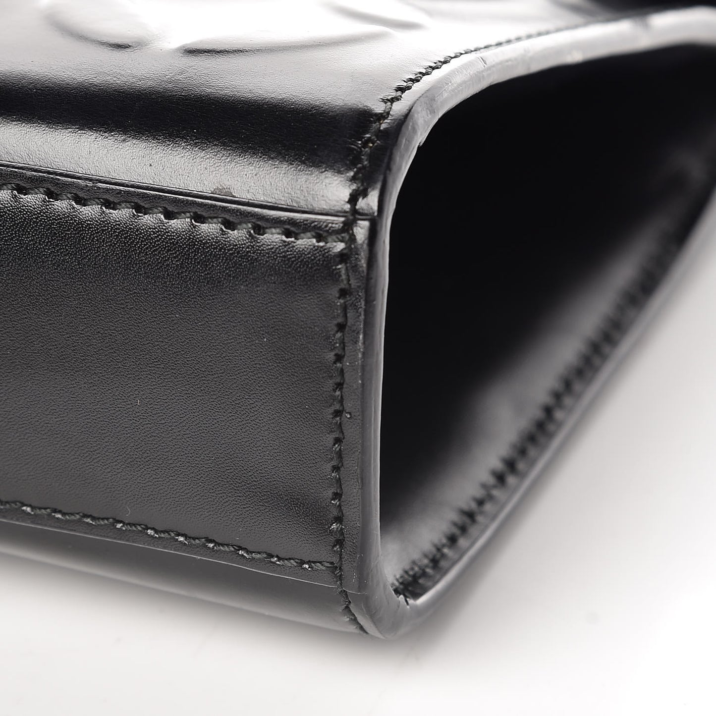 Calfskin Relief Grande Petale Pochette Clutch Black