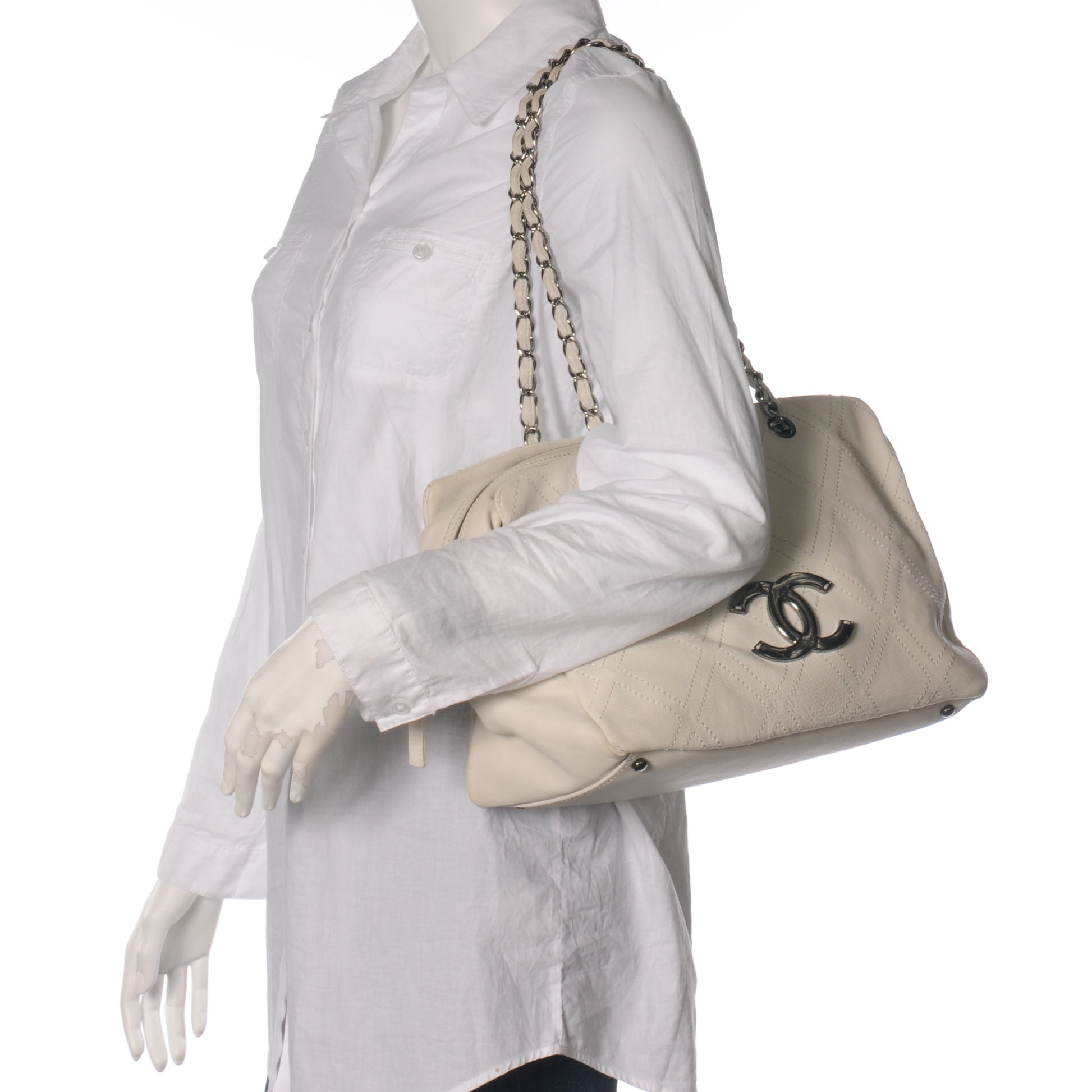 Chanel Calfskin Large Diamond Stitch Tote White 2 of 8