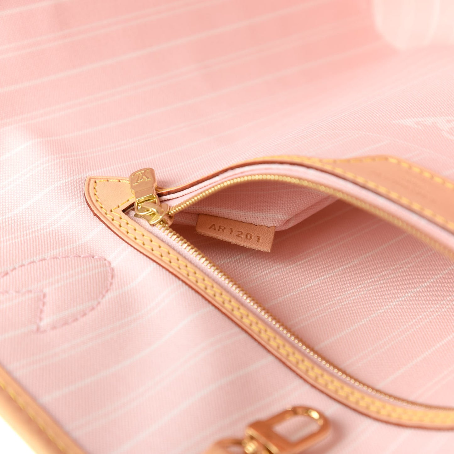 Monogram Giant By The Pool Neverfull MM Light Pink