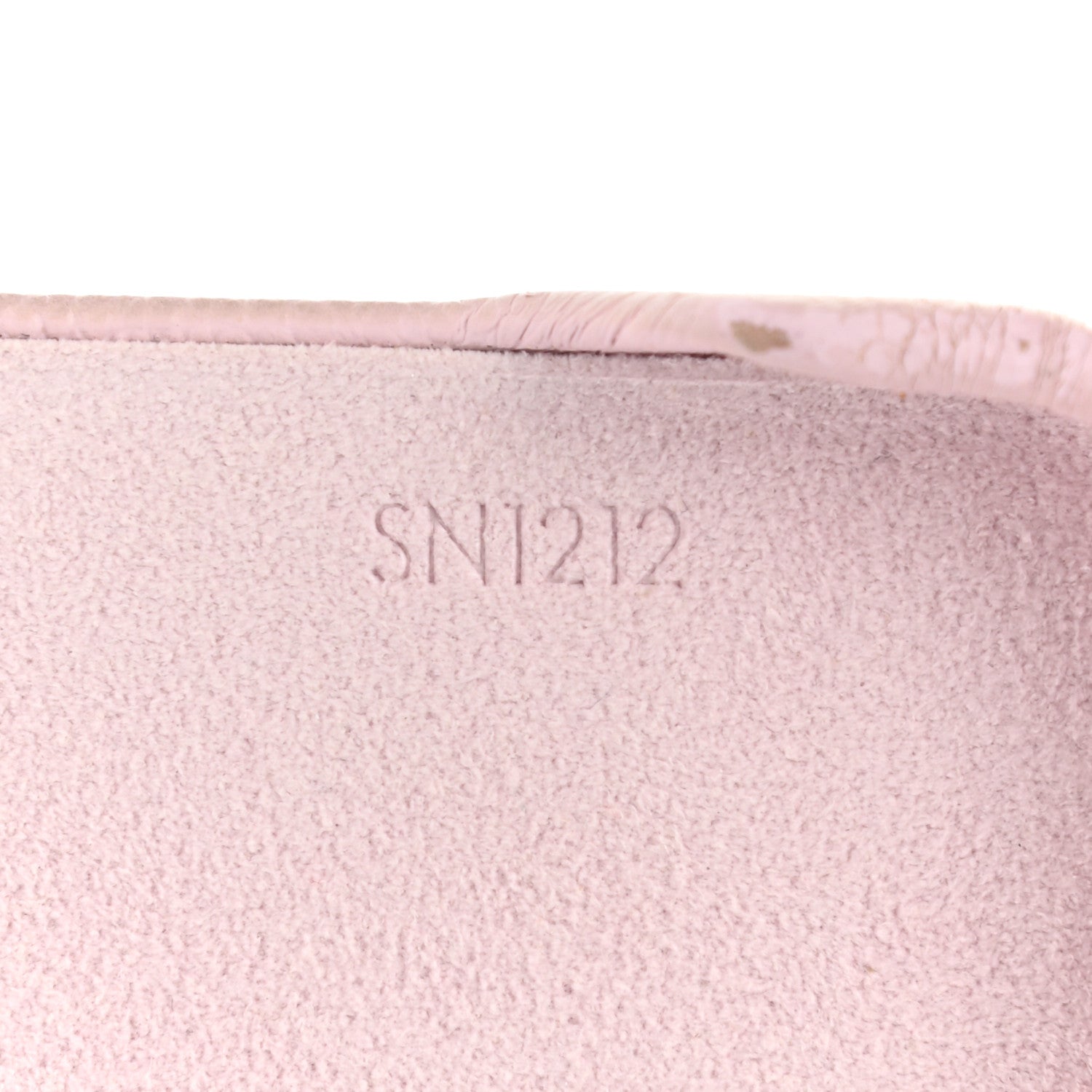 Louis Vuitton Monogram iPhone 13 Pro Bumper Rose Poudre 7 of 9