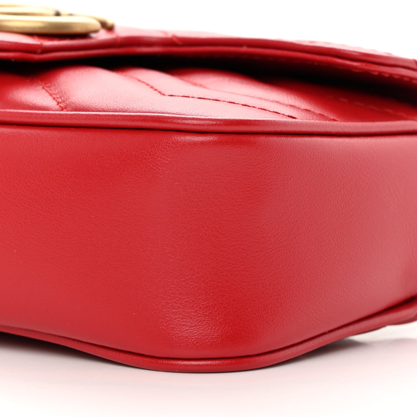 Calfskin Matelasse Super Mini GG Marmont Shoulder Bag Hibiscus Red