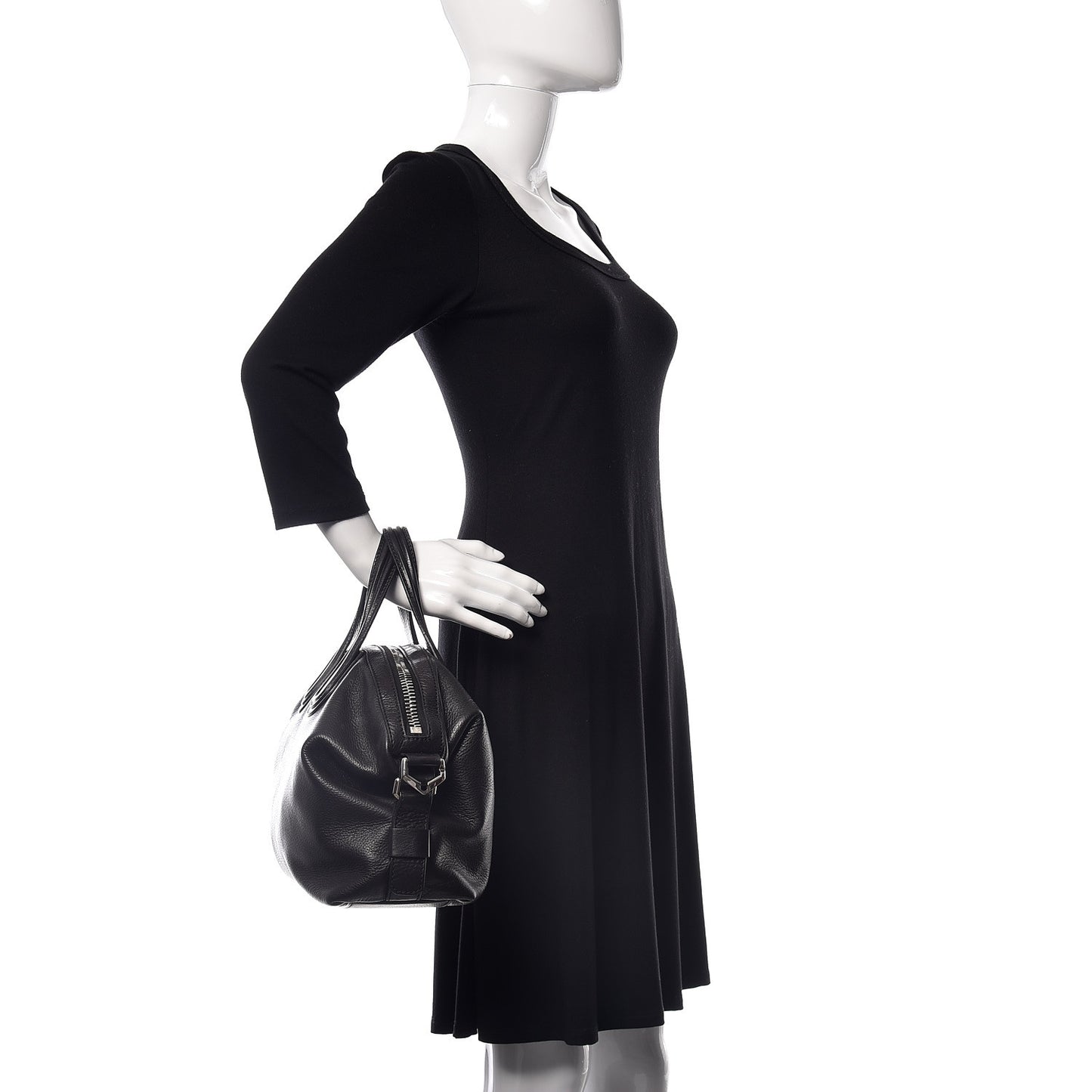 Pebbled Calfskin Small Nightingale Black