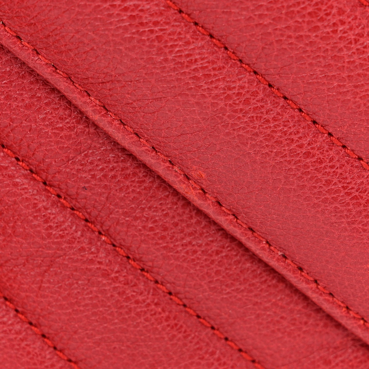 SAINT LAURENT Sheepskin Matelasse Chevron Monogram College Chain Wallet New Red