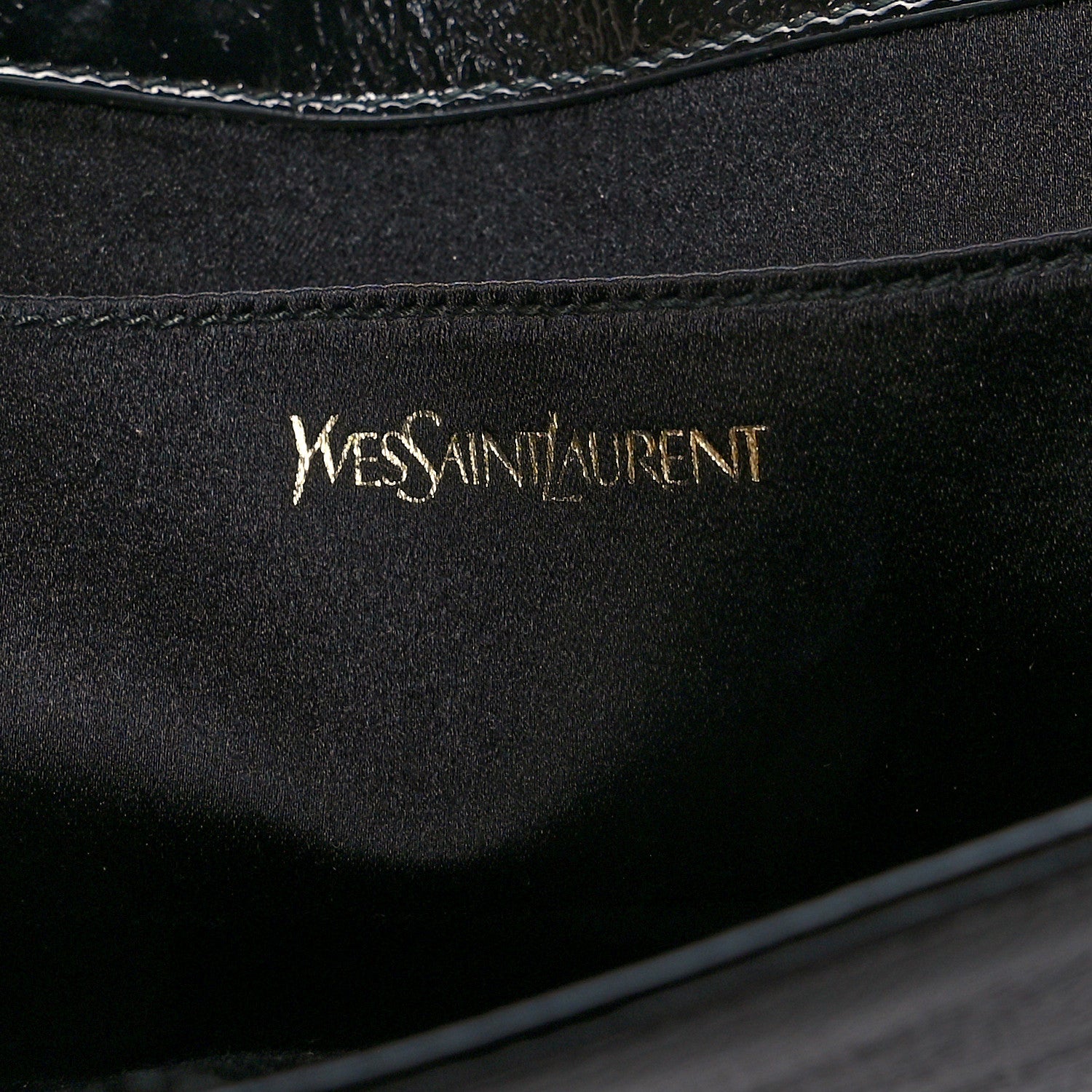 Saint Laurent Textured Patent Monogram Large Belle De Jour Clutch Black 6 of 7