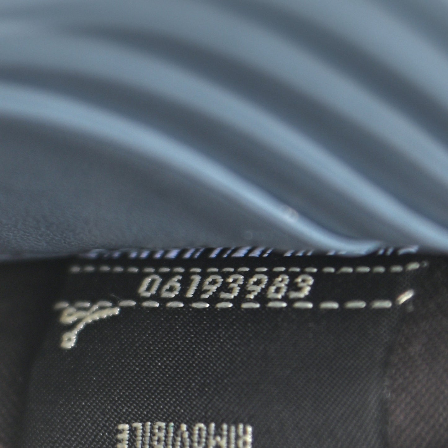 Vitello Cruise F is Fendi Bi-Color FF 1974 Embossed Medium Envelope Wallet On Chain Maya Black Azzurro Merlino