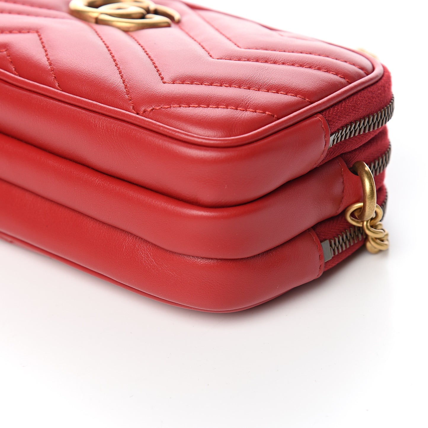 Calfskin Matelasse Mini GG Marmont Chain Crossbody Bag Hibiscus Red