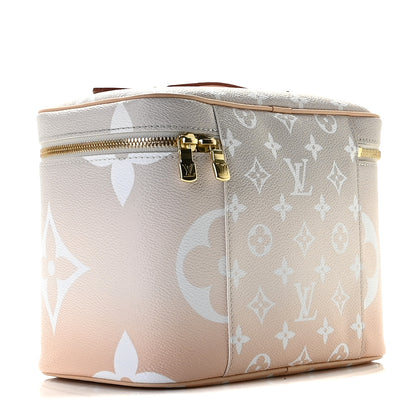 Louis Vuitton Monogram Giant By The Pool Nice BB Brume 3 of 10