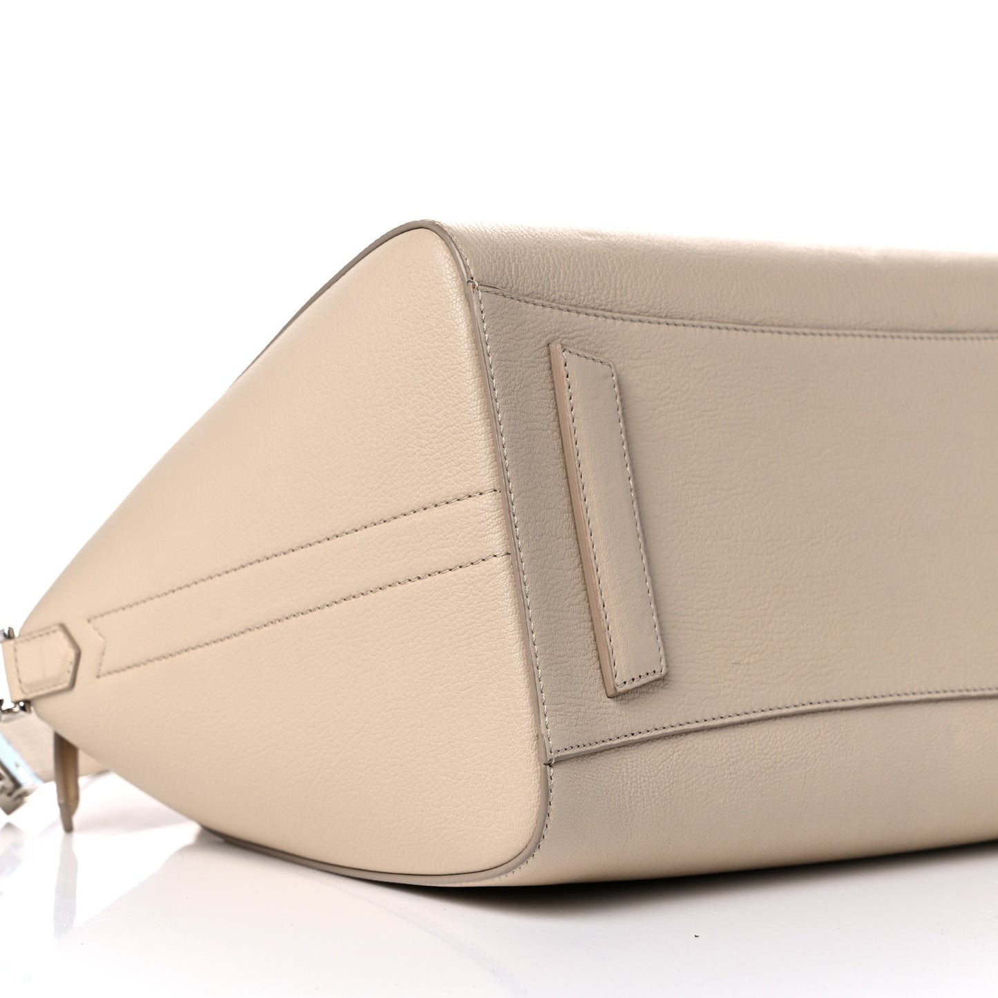 Sugar Goatskin Medium Antigona Nude
