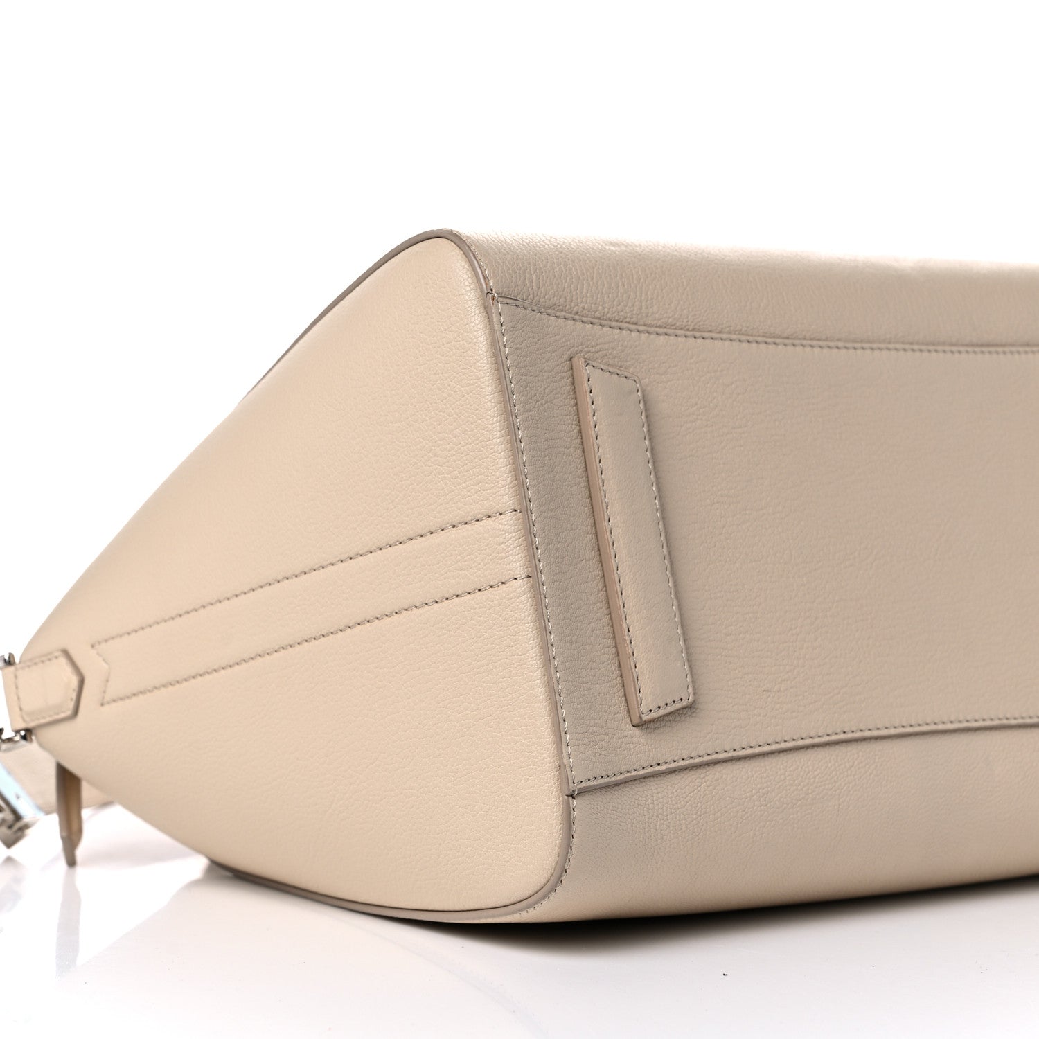 Givenchy Sugar Goatskin Medium Antigona Nude 8 of 11