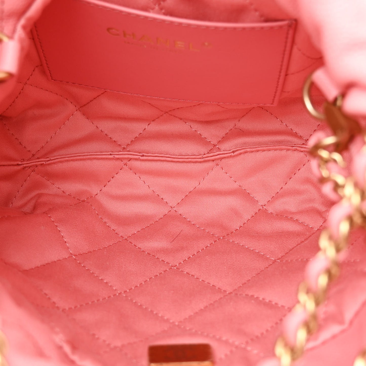 Shiny Caviar Quilted Mini Chanel 22 Coral
