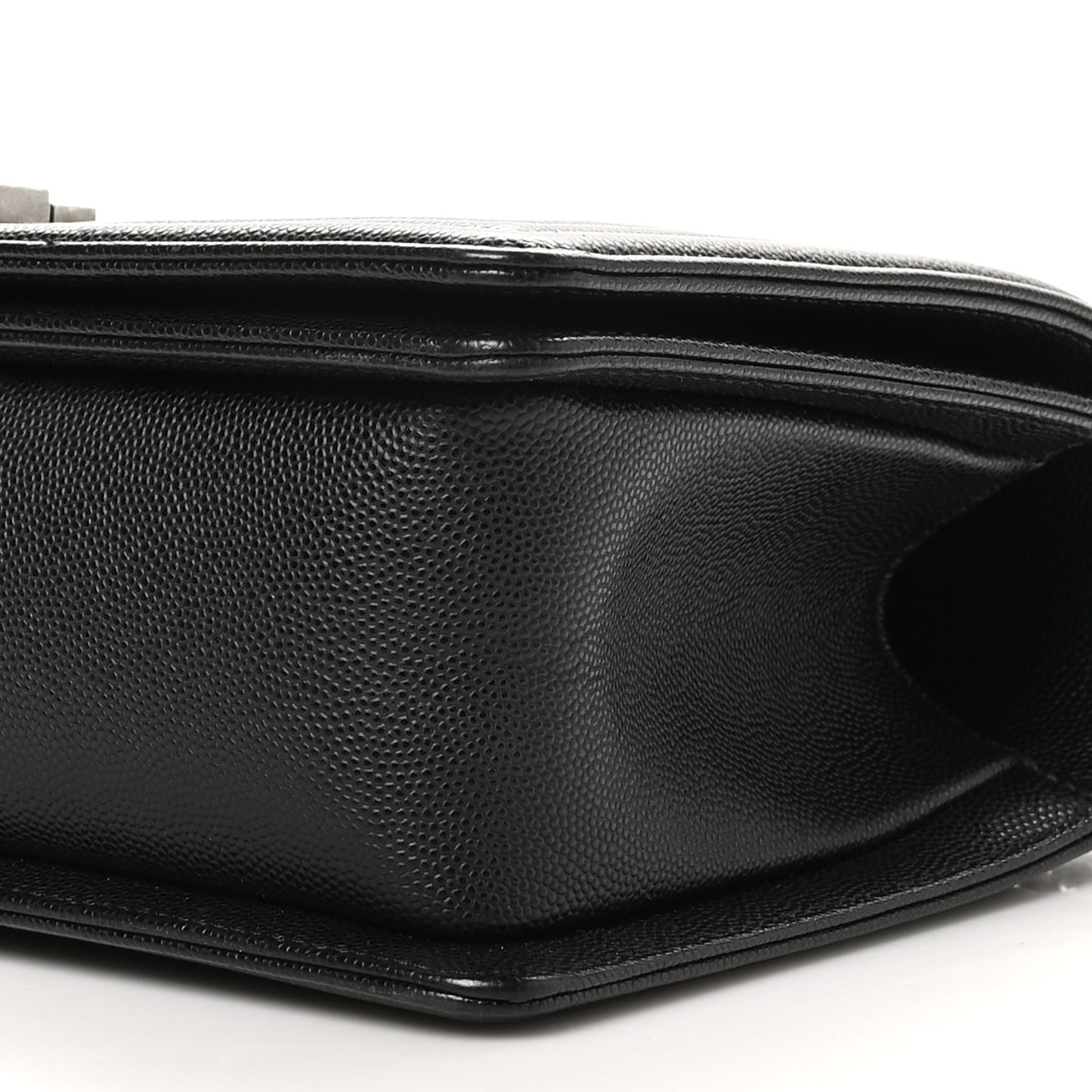 Caviar Quilted Medium Boy Flap Black