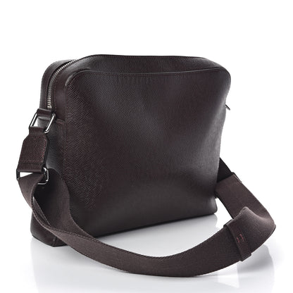 Louis Vuitton Taiga Anton Messenger PM Acajou 3 of 10