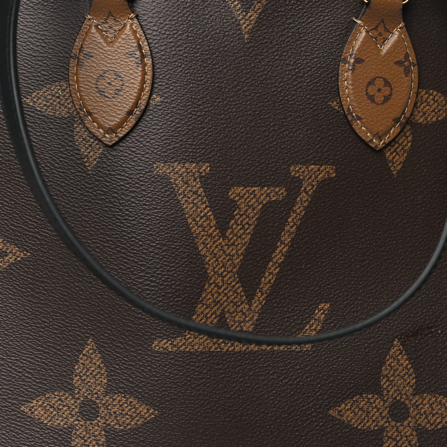 Reverse Monogram Giant Onthego MM