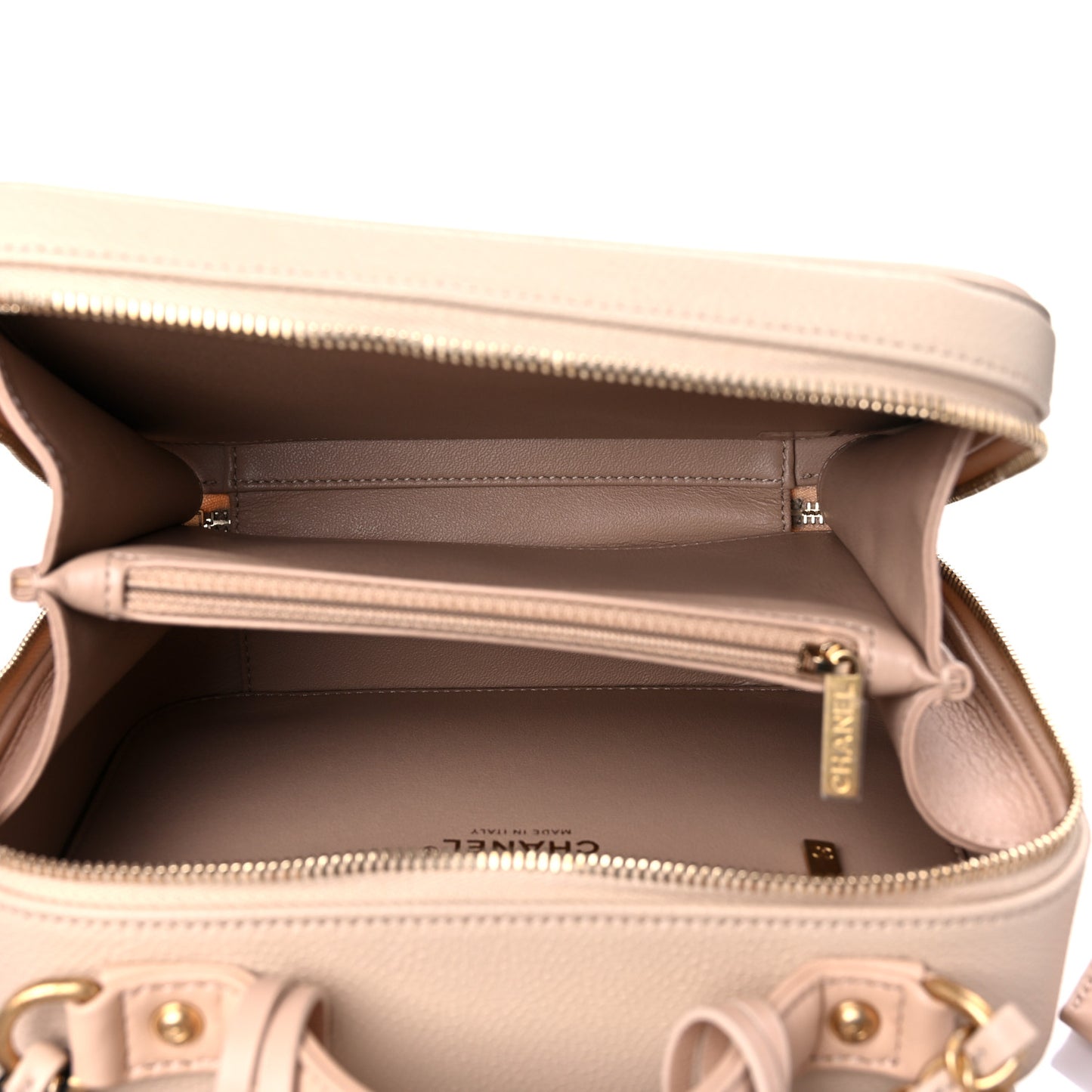 Caviar Quilted Medium CC Filigree Vanity Case Beige