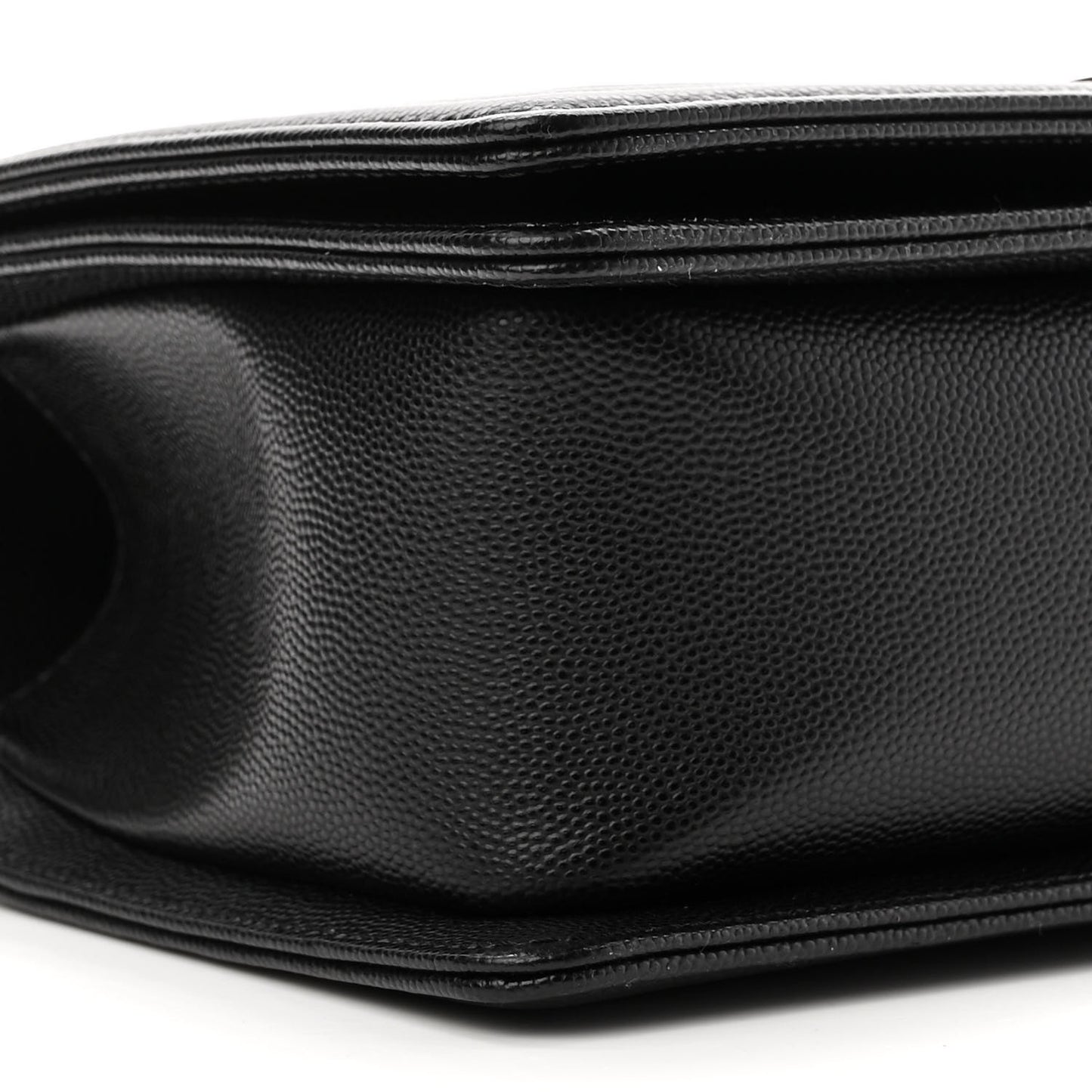 Caviar Quilted Medium Boy Flap Black