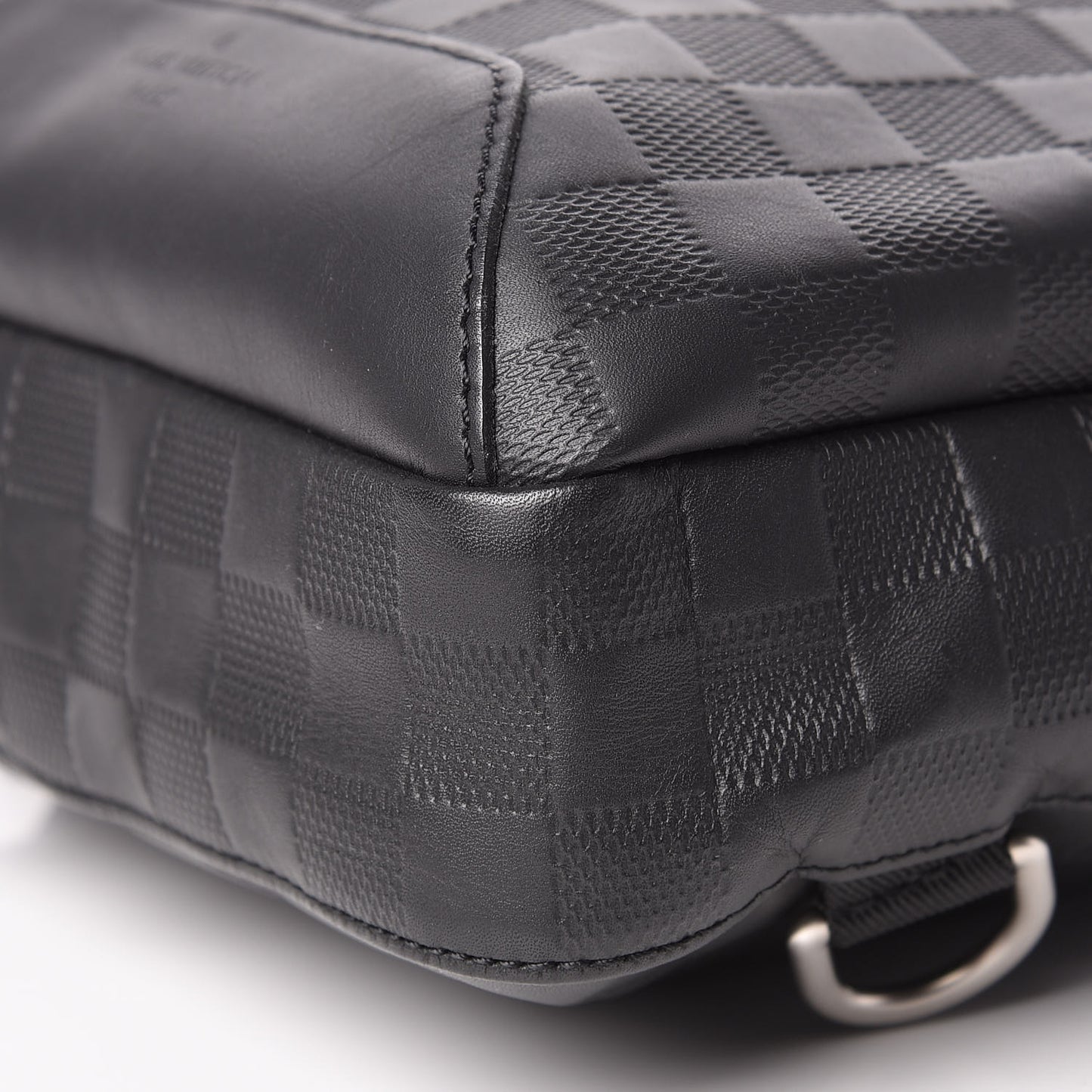 Damier Infini Avenue Sling Bag Onyx