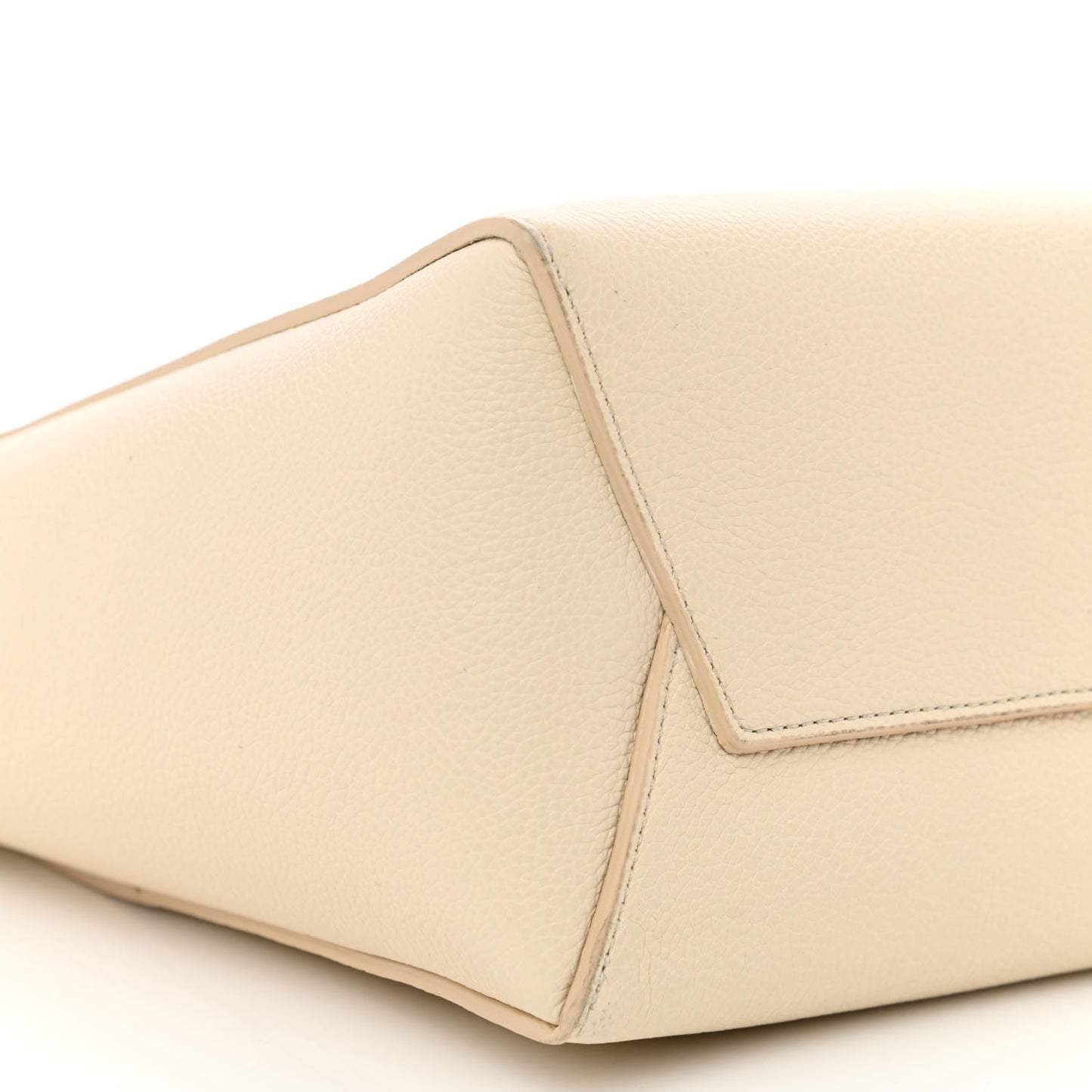 Soft Grained Calfskin Small Sangle Bucket Bag Vanilla