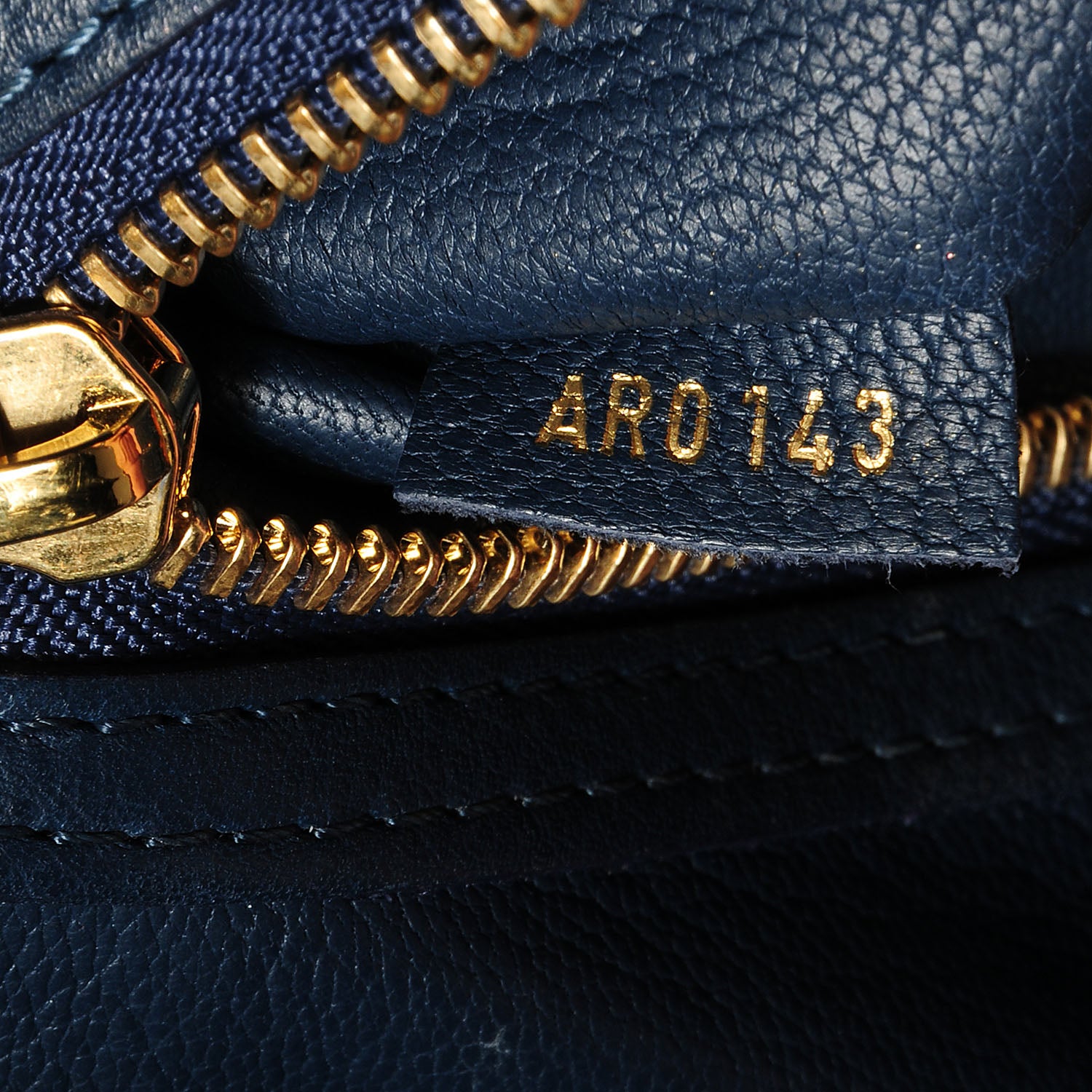 Louis Vuitton Ostrich Python Majestueux Tote MM Blue 7 of 7