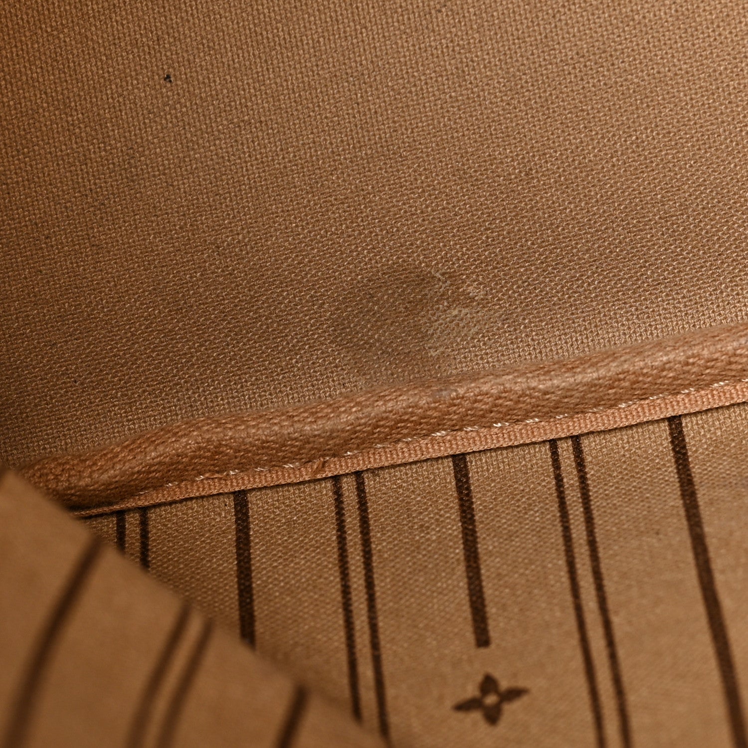 Louis Vuitton Monogram Neverfull MM 11 of 12
