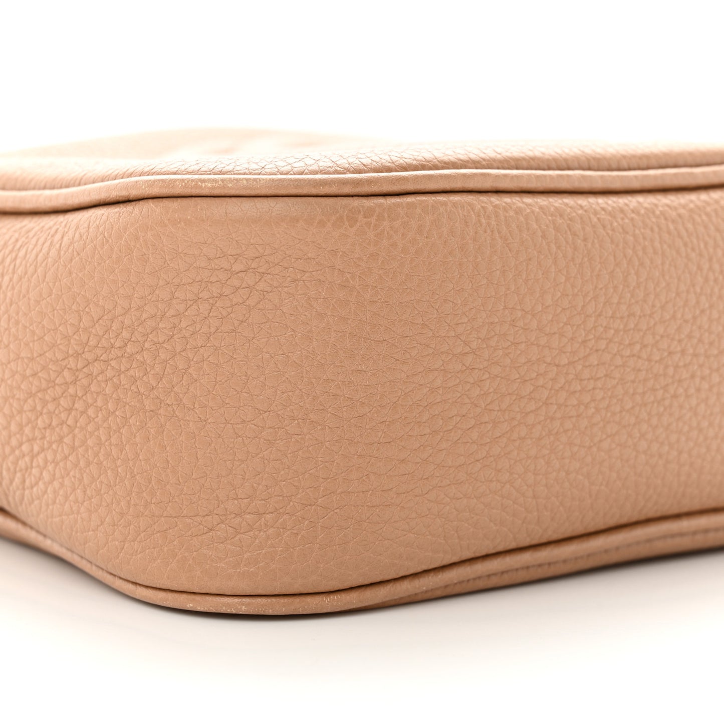 Pebbled Calfskin Small Soho Disco Bag Camelia