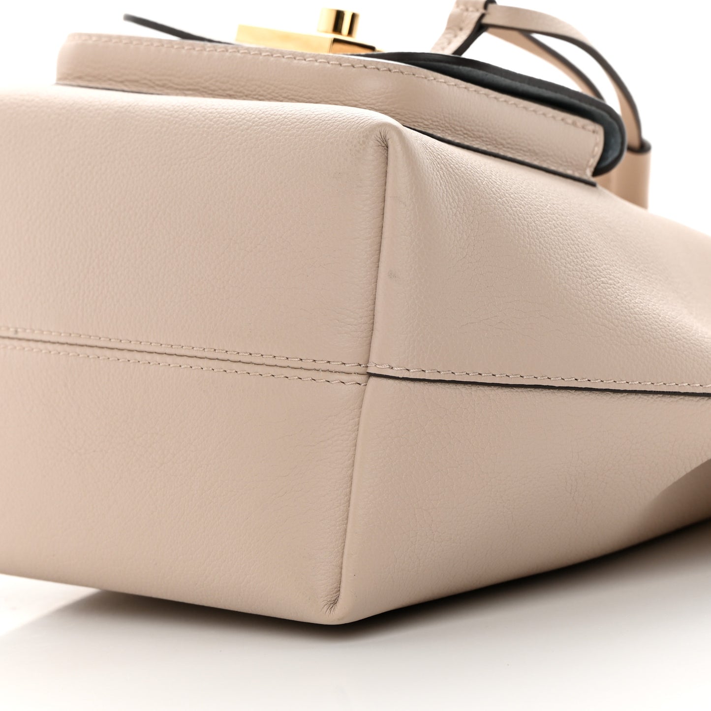 Calfskin Lockme Bucket MM Greige