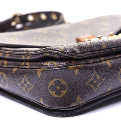 Louis Vuitton Monogram Pochette Metis 6 of 18