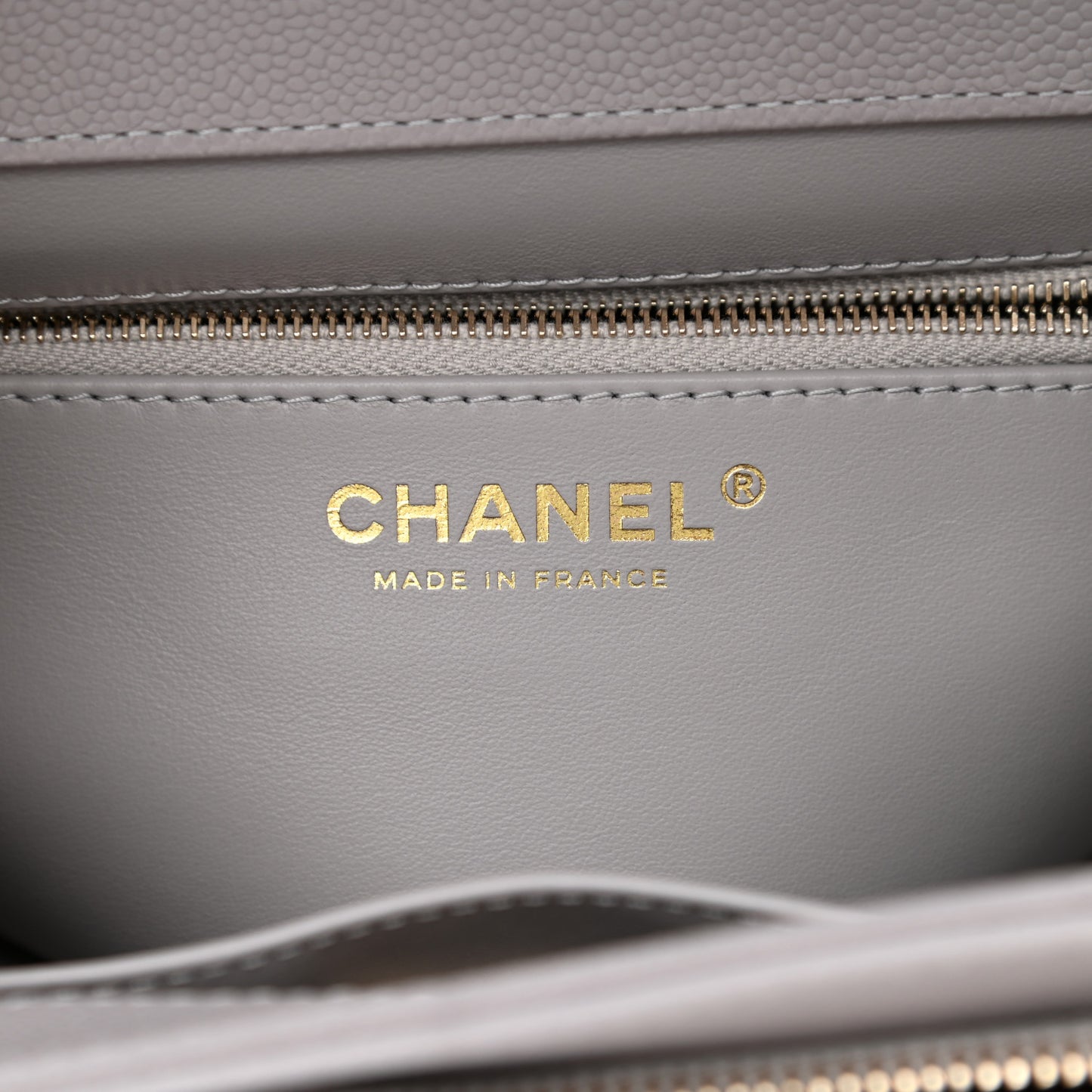 Caviar Quilted Medium Business Affinity Flap Grey