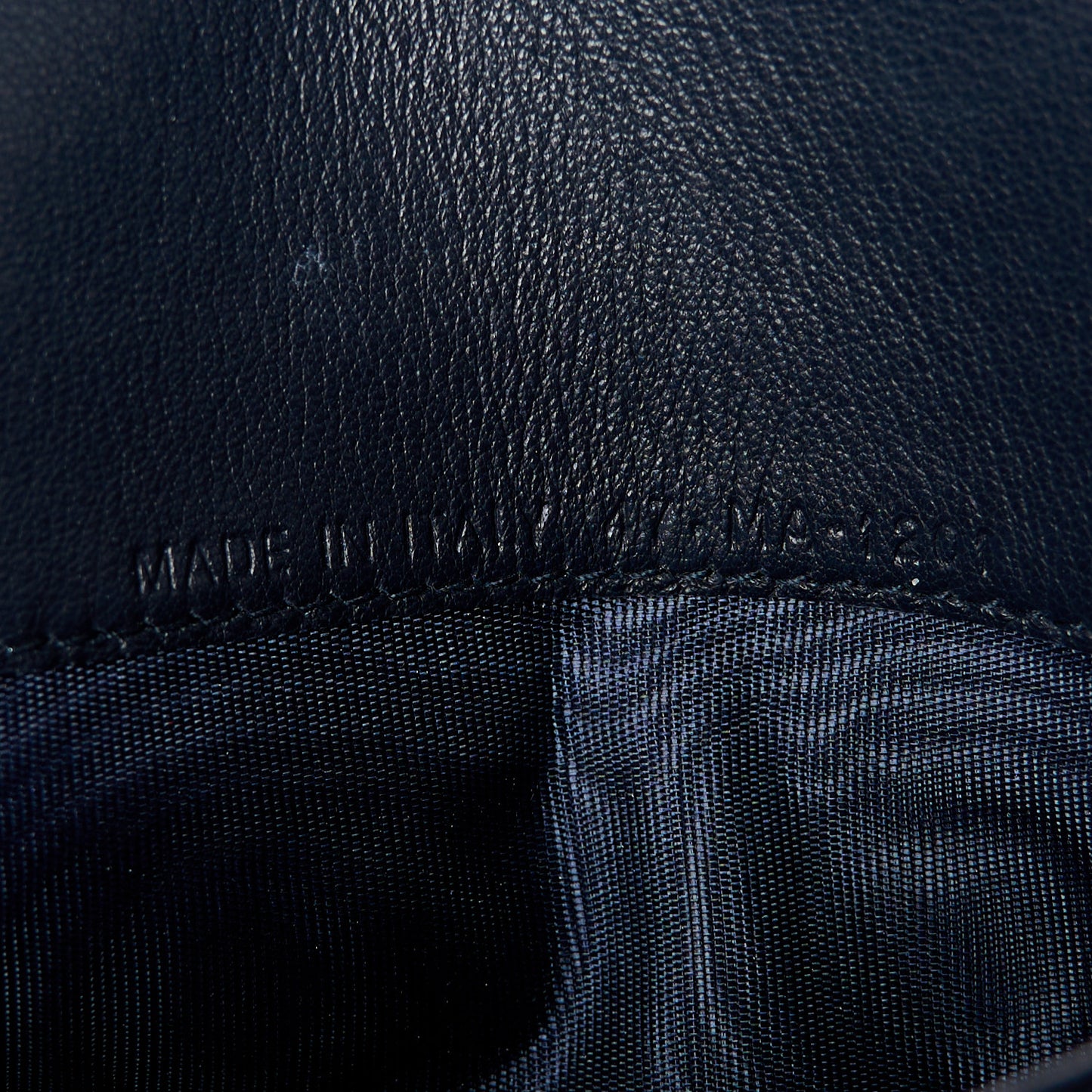 Oblique Saddle Chain Long Wallet Blue