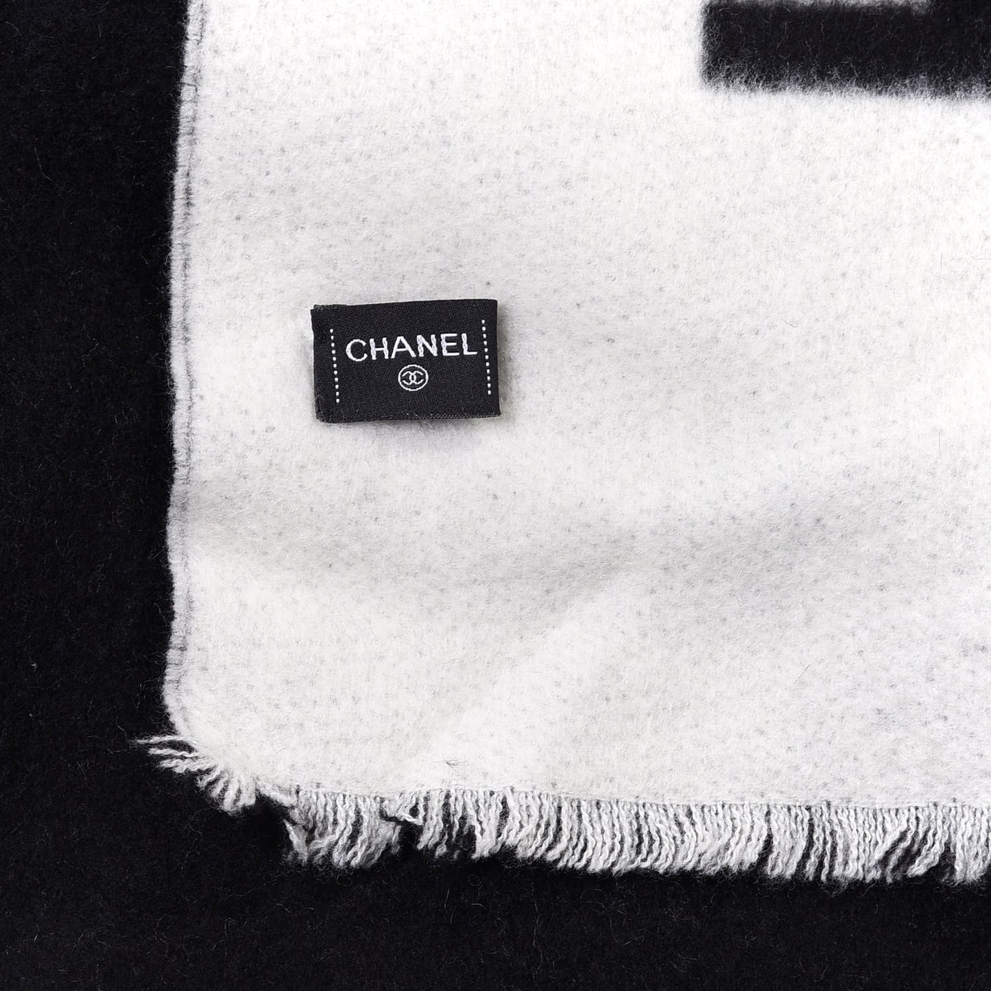 Cashmere CC Scarf Black White