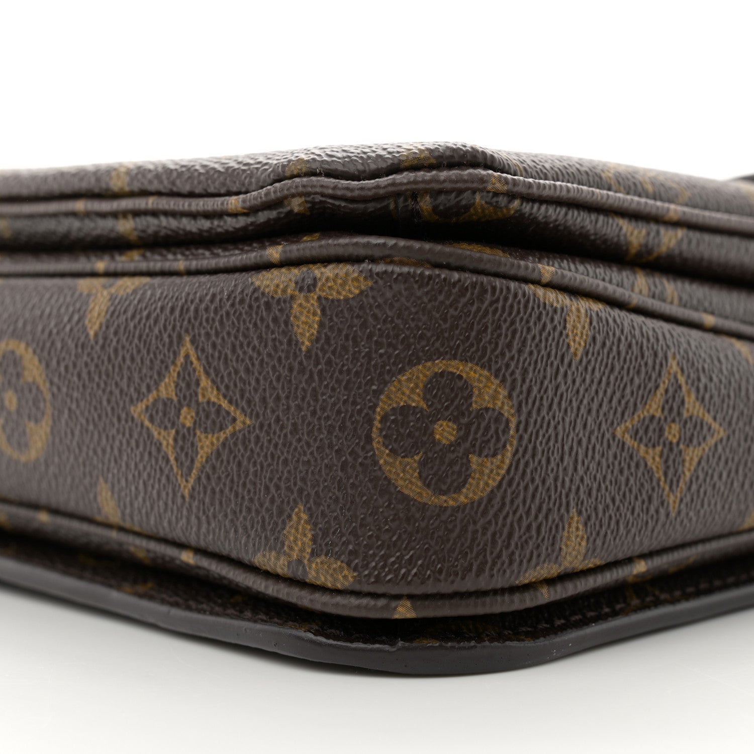 Louis Vuitton Monogram Pochette Metis 9 of 9