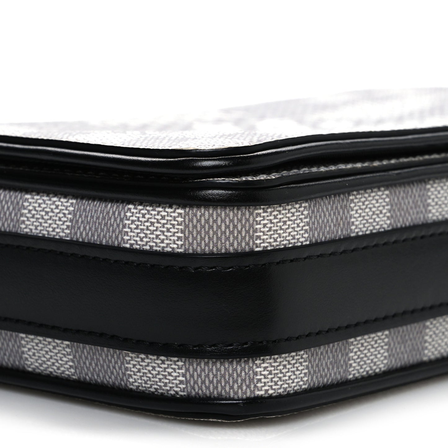 Damier Graphite 3D Studio Messenger Antarctica
