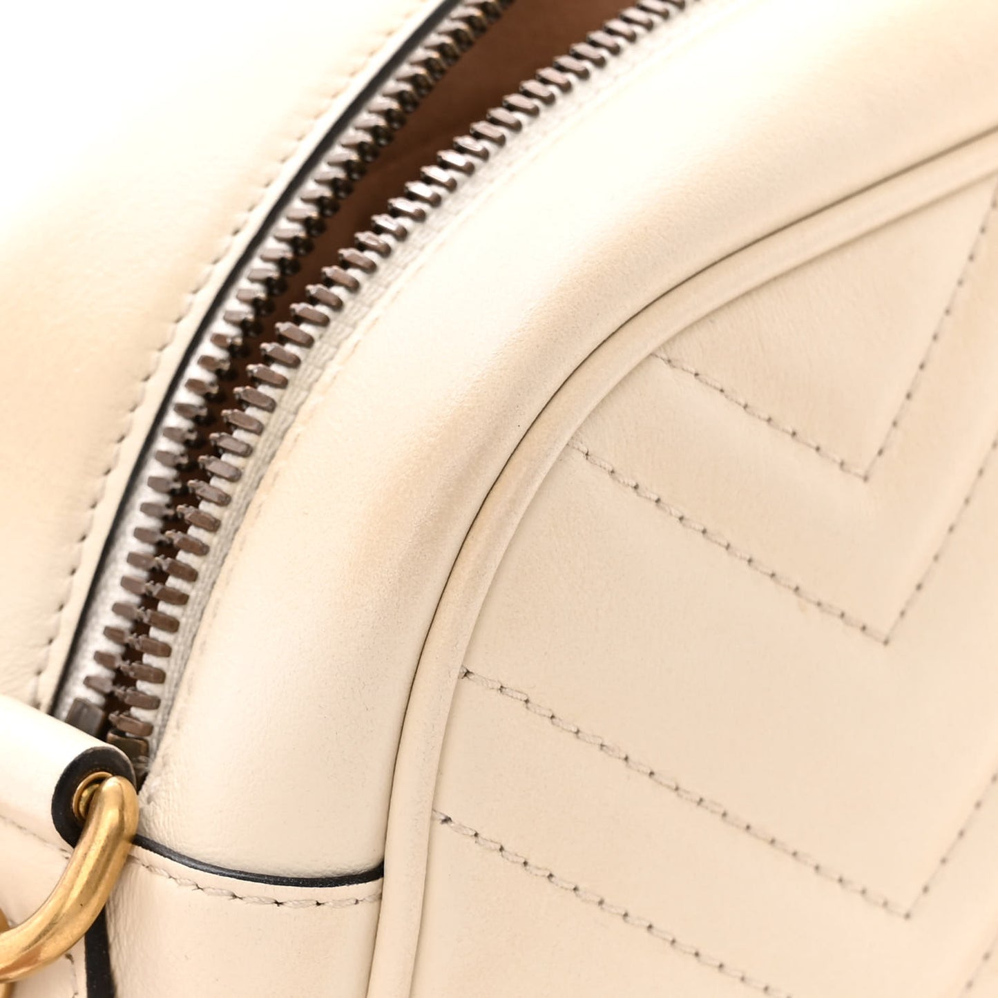 Calfskin Matelasse Small GG Marmont Chain Shoulder Bag White