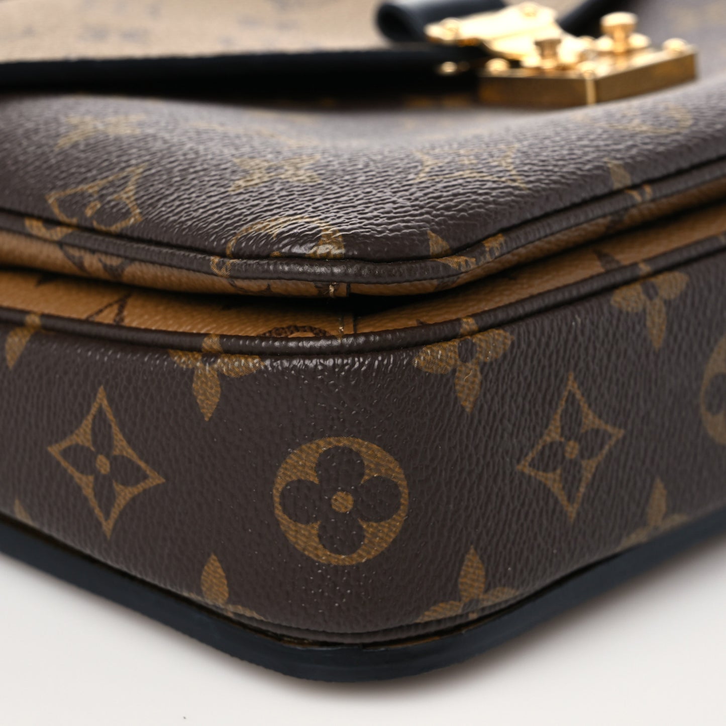 Reverse Monogram Pochette Metis
