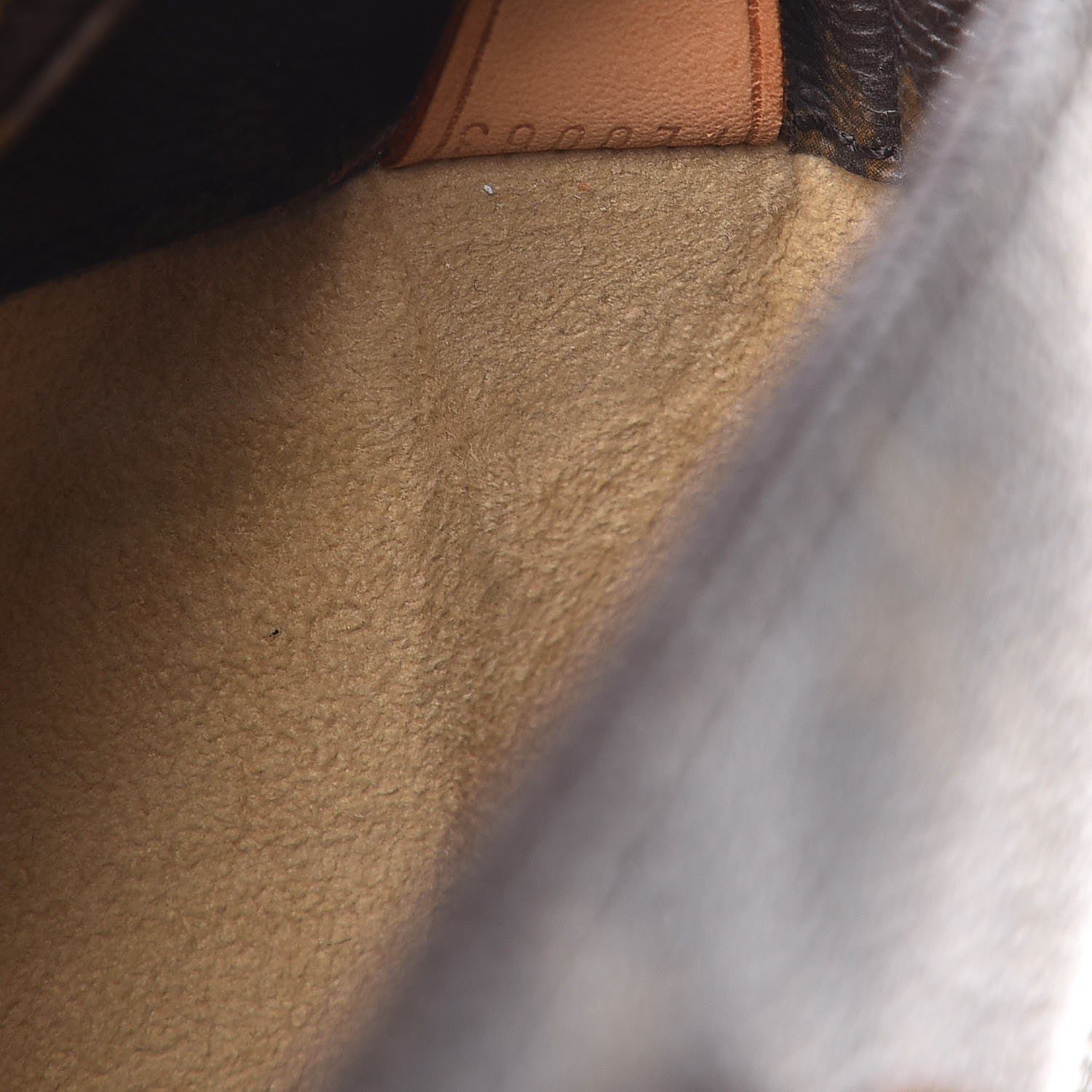 Louis Vuitton Monogram Luco 7 of 25