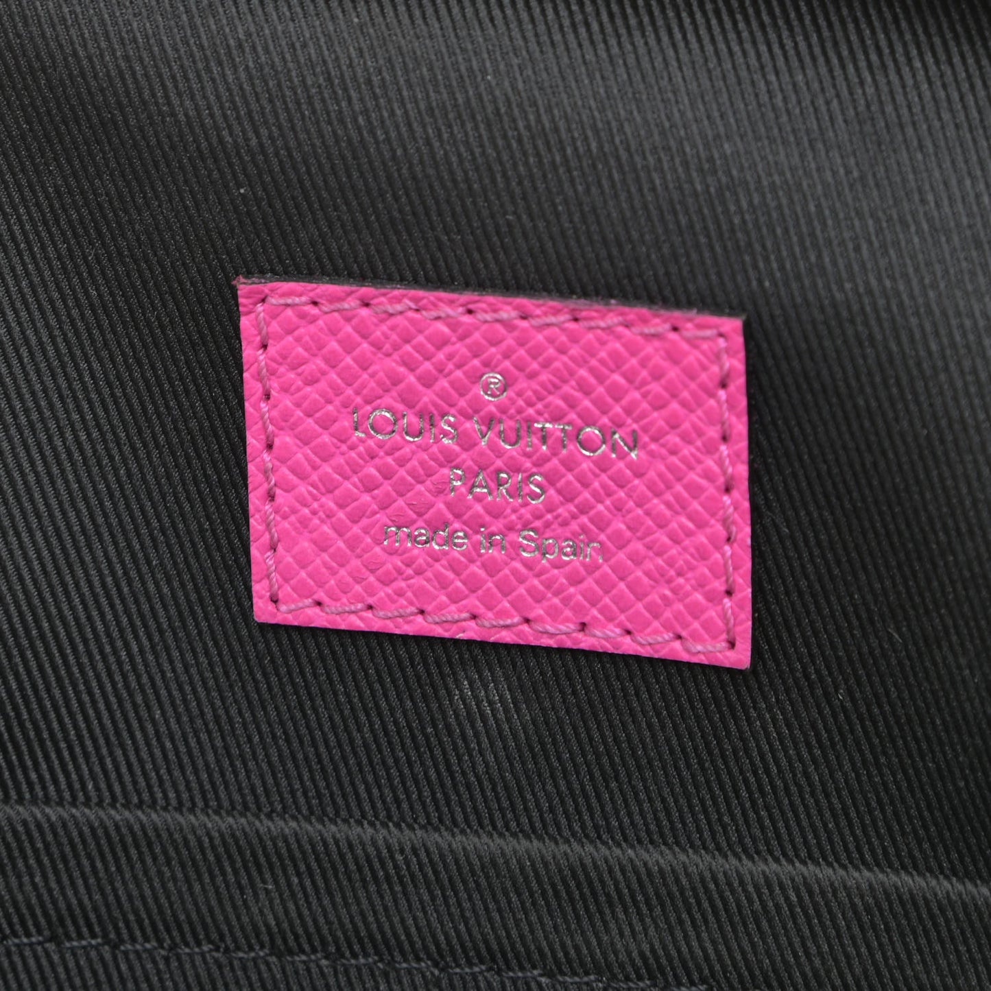 Taigarama Outdoor Slingbag Fuchsia