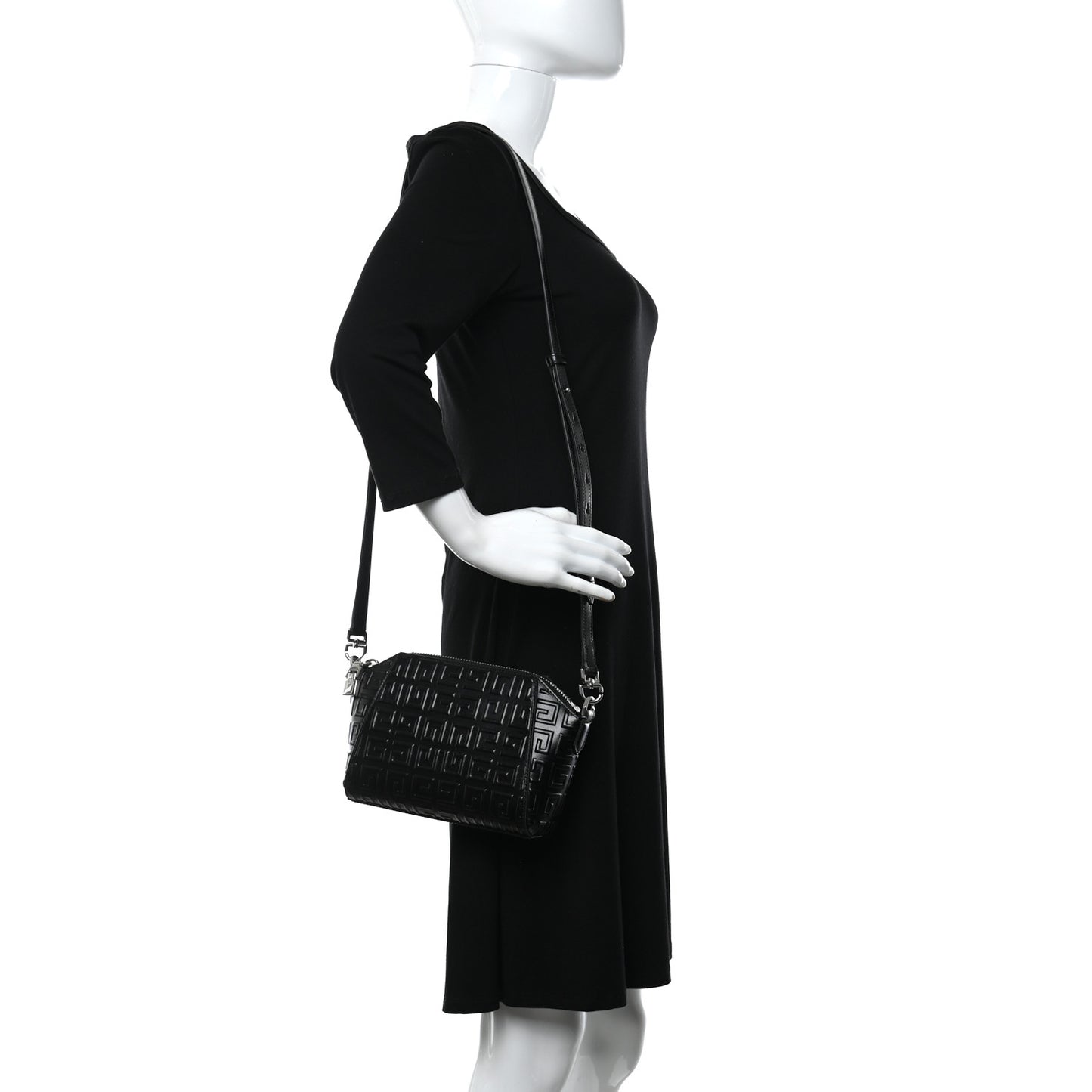 Calfskin Logo Embossed XS Antigona 4G Black